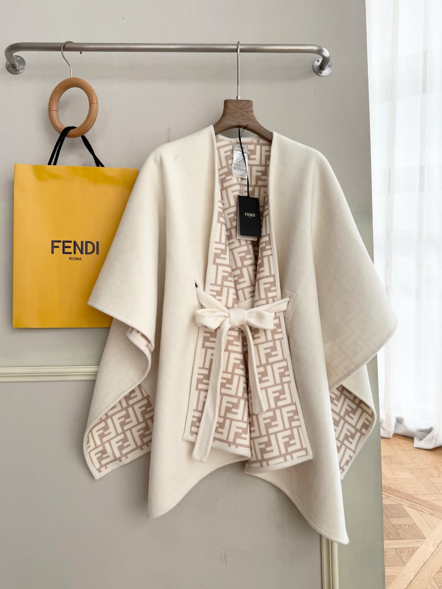 Пальто Женские Fendi 18275146