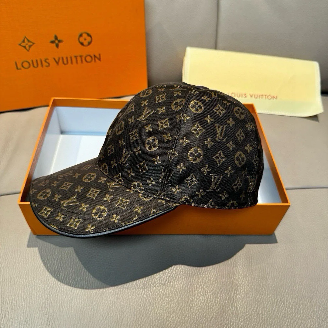 Головные Уборы Louis Vuitton 18347072