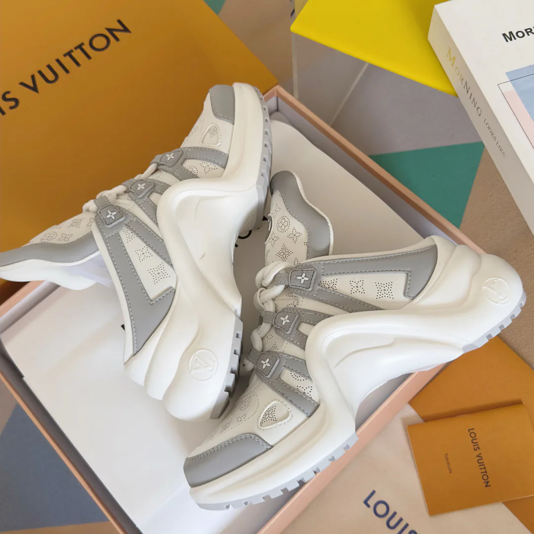 Кроссовки Женские Louis Vuitton 10273366
