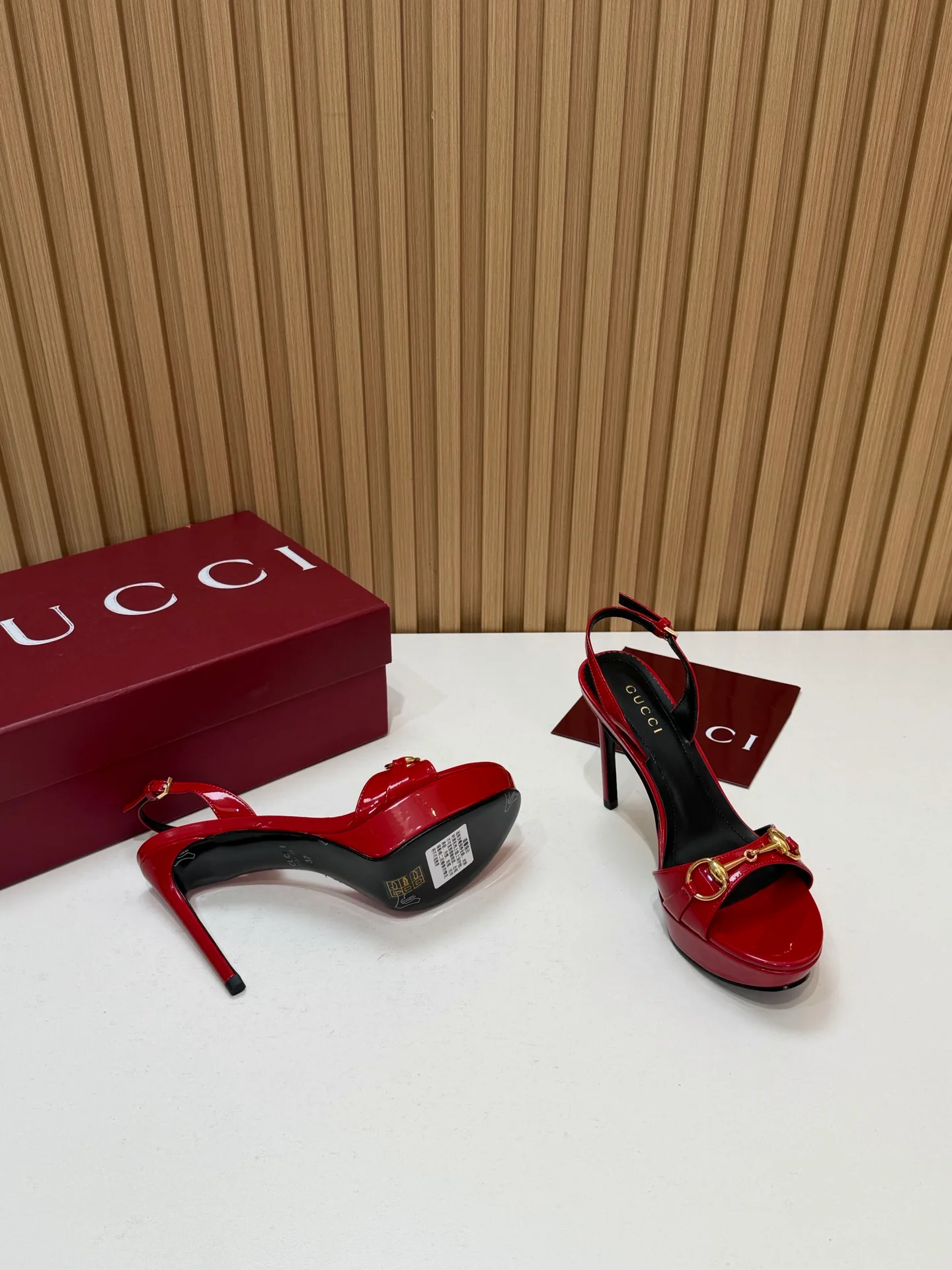 Босоножки Женские Gucci 18396259