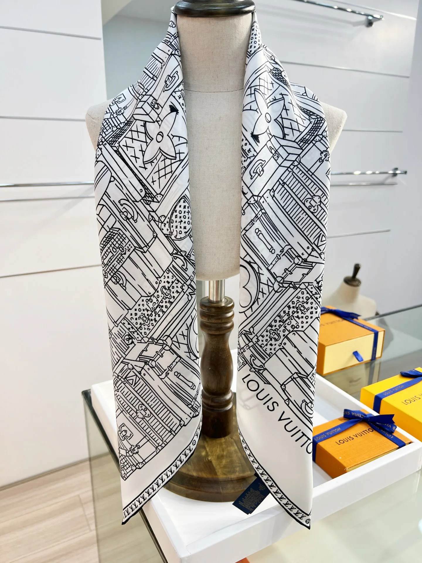 Платки Louis Vuitton 1406906