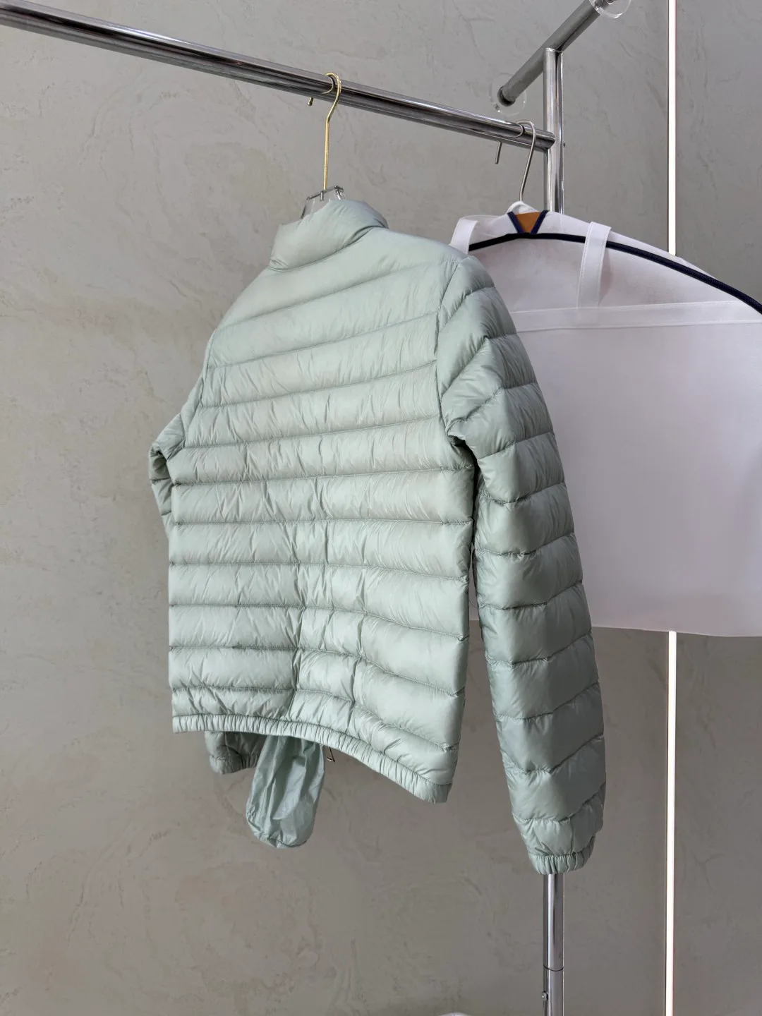 Куртки И Пуховики Женские Moncler 18043474