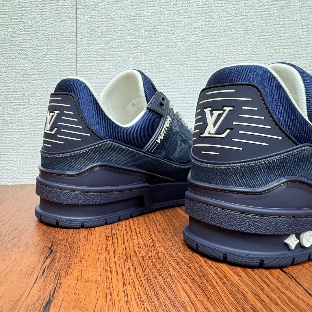 Кроссовки Мужские Louis Vuitton 1032392