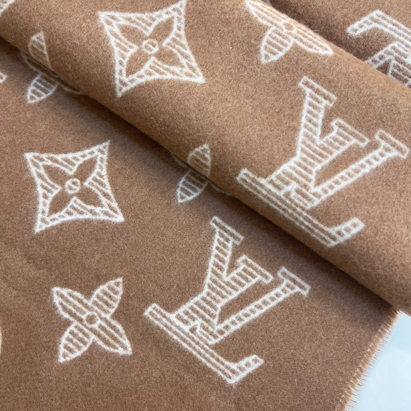 Шарфы Louis Vuitton 5904657