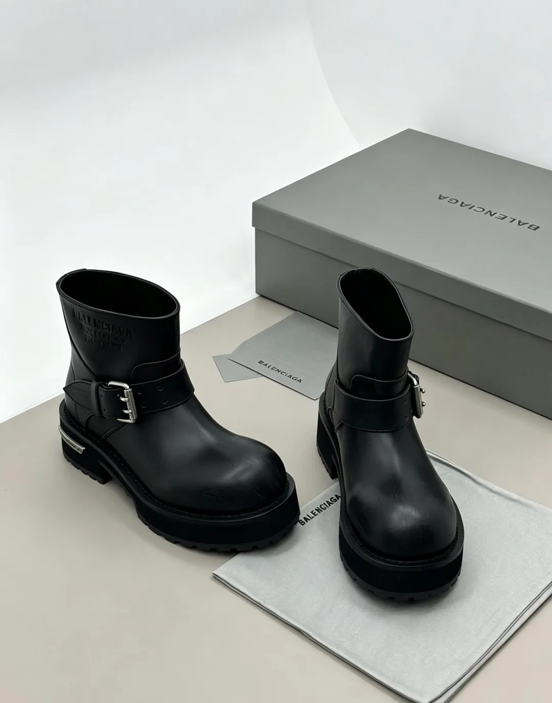 Ботинки Женские Balenciaga 18006163