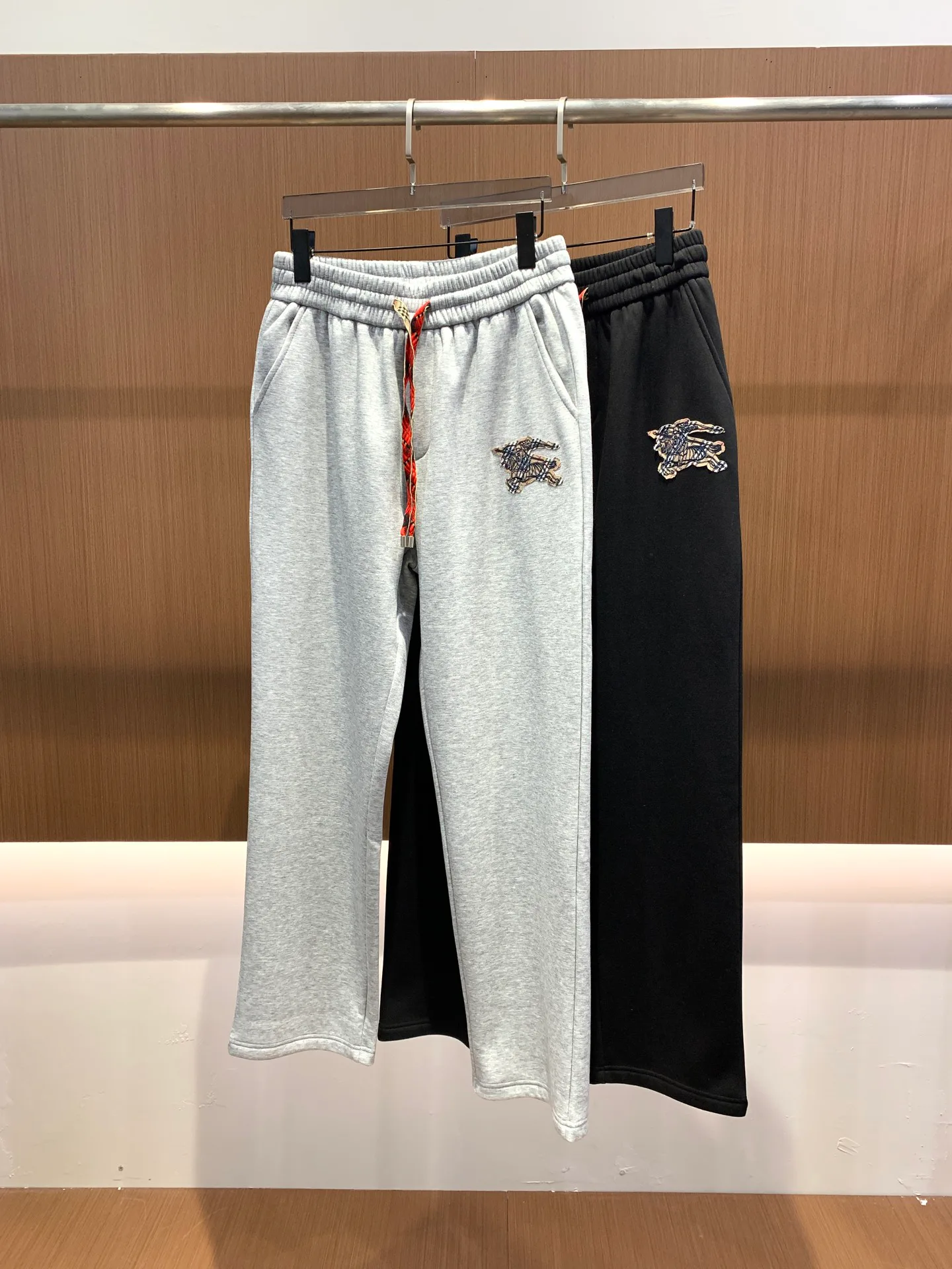 Брюки Мужские Burberry 17920664