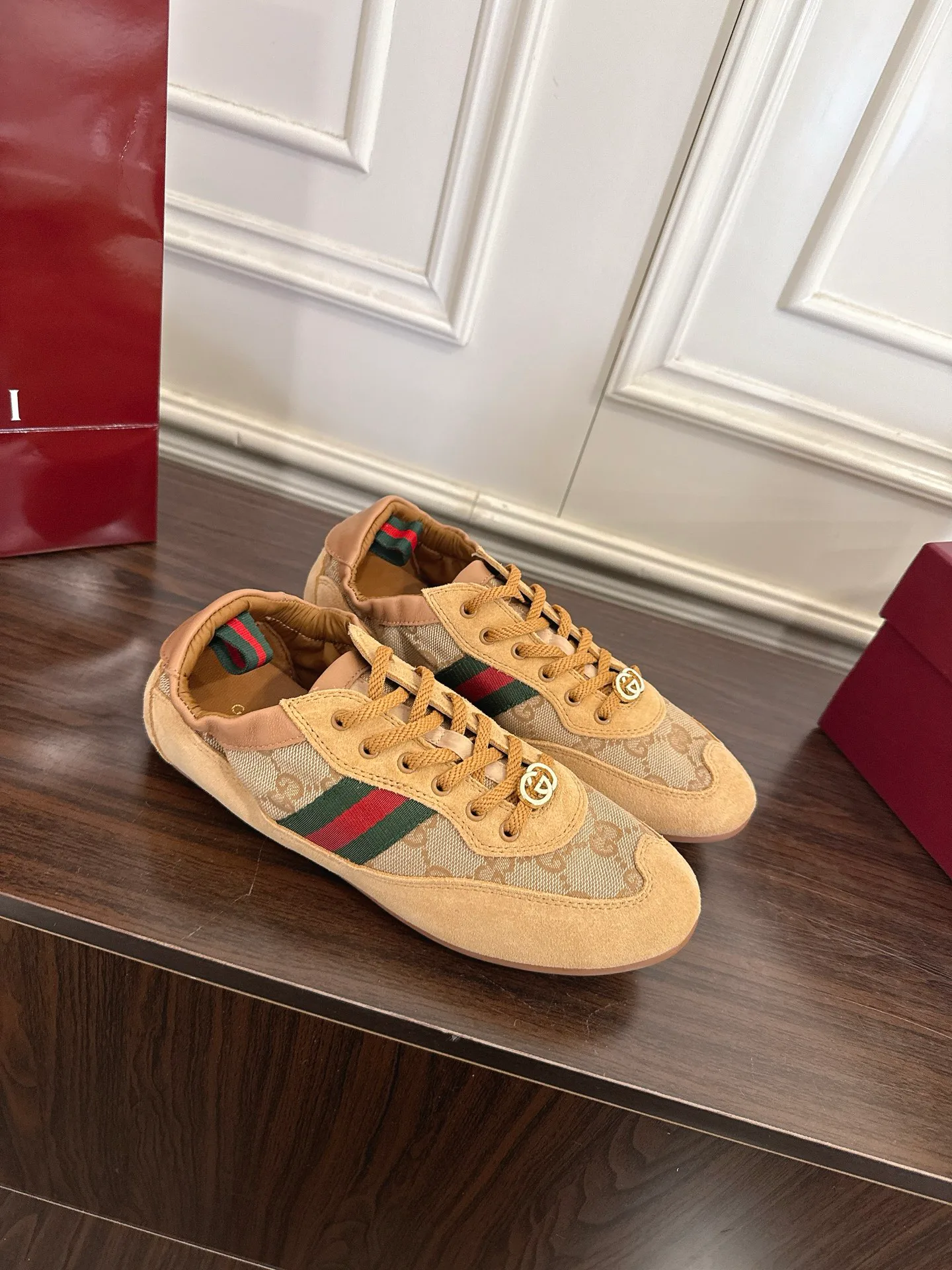 Кроссовки Женские Gucci 299736