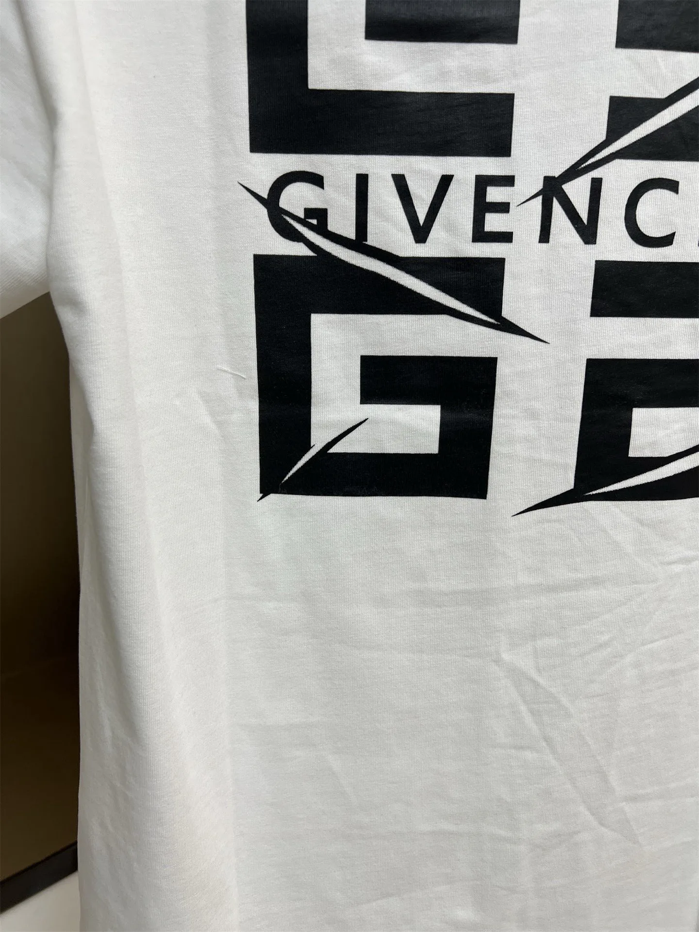 Футболки Женские Givenchy 34936
