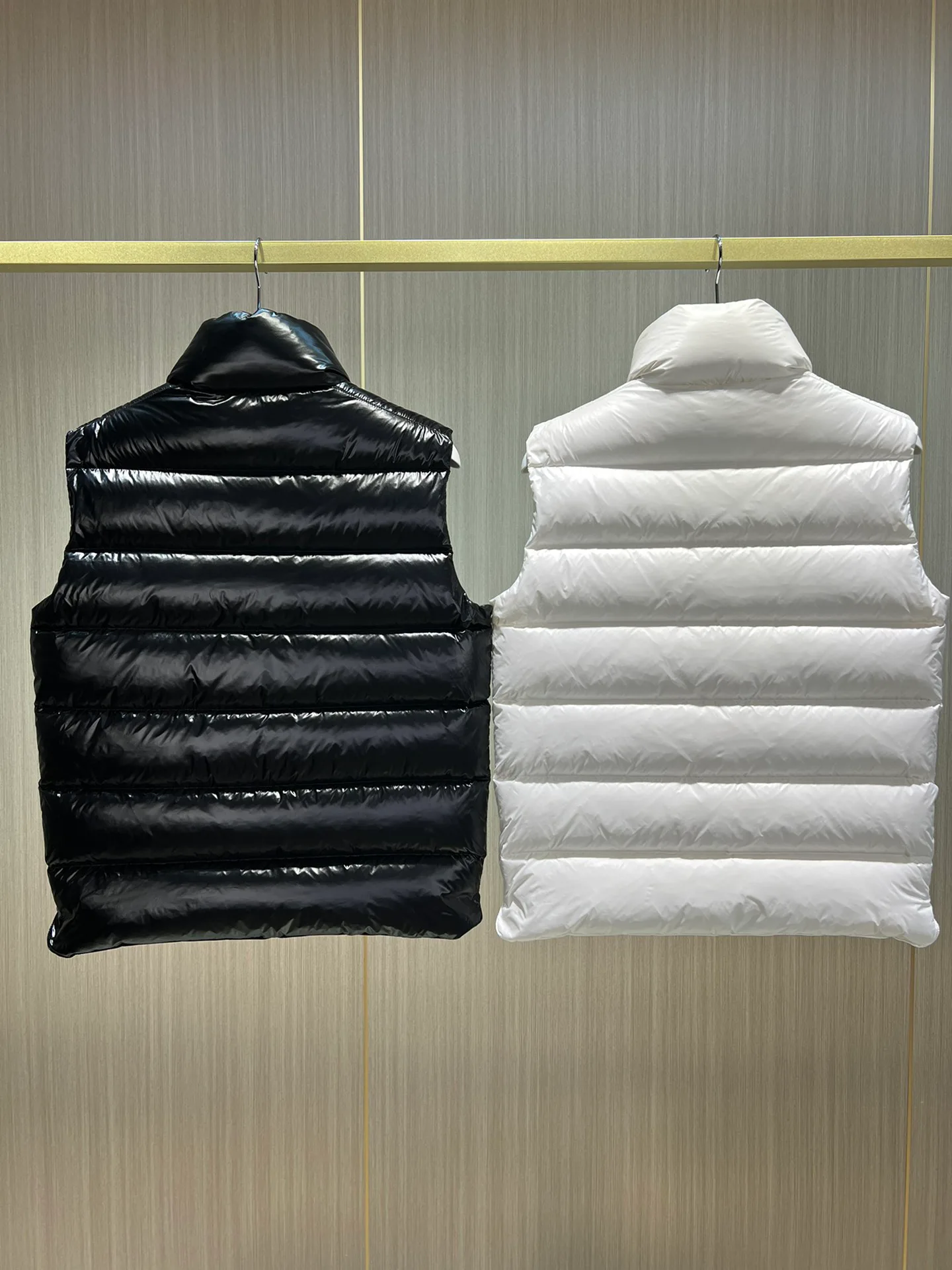 Жилеты Женские Moncler 19074530