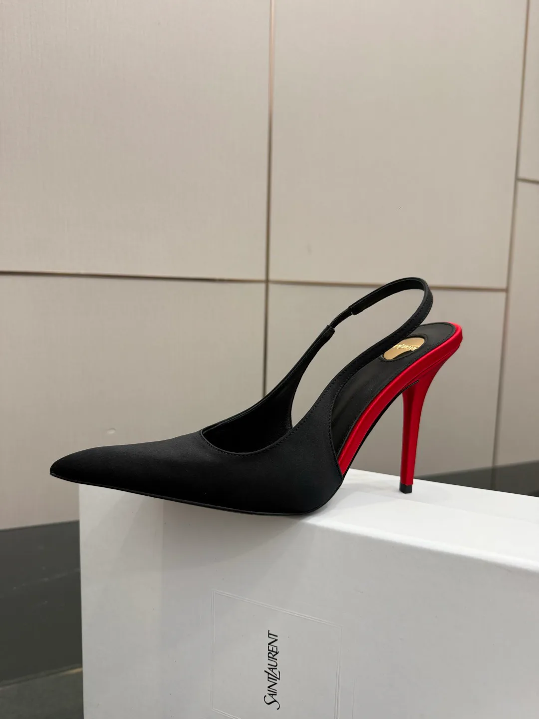 Босоножки Женские Saint Laurent 11409930