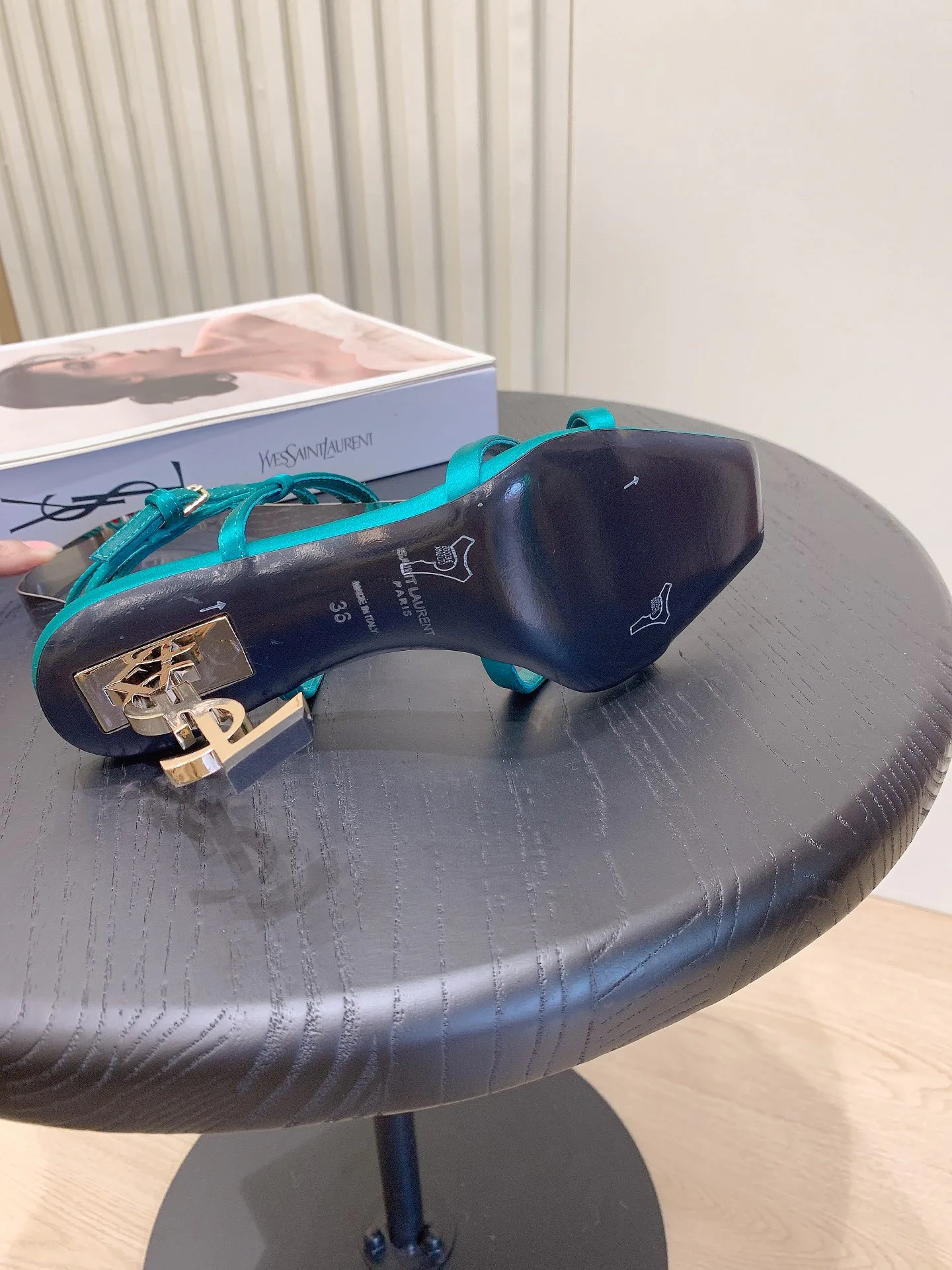 Босоножки Женские Saint Laurent 4511922