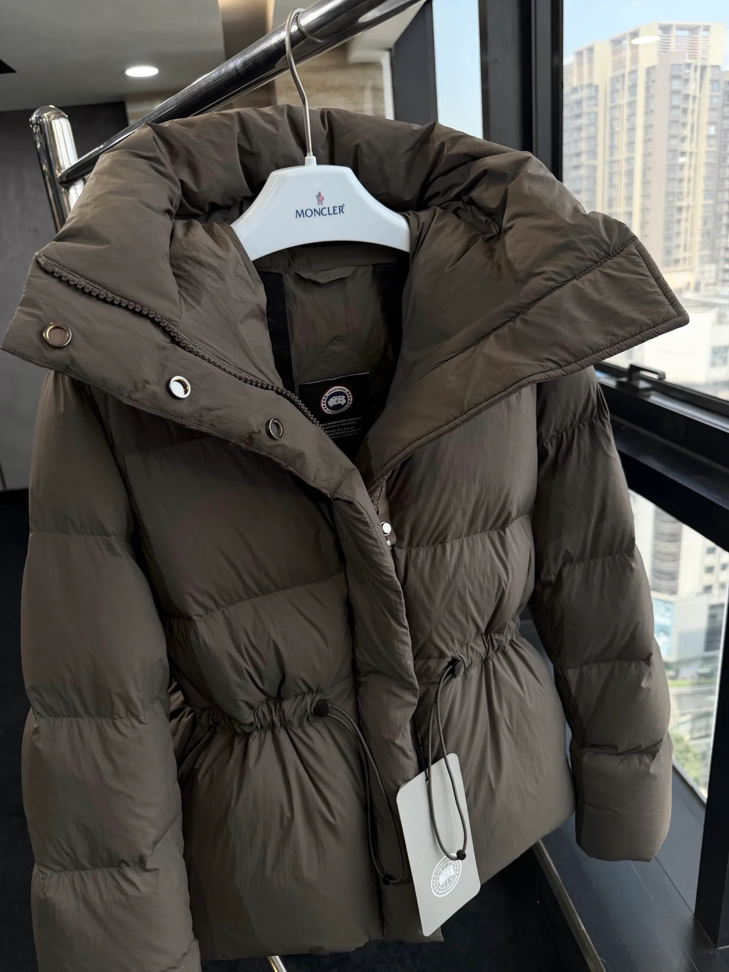 Куртки И Пуховики Женские Canada Goose 19548744