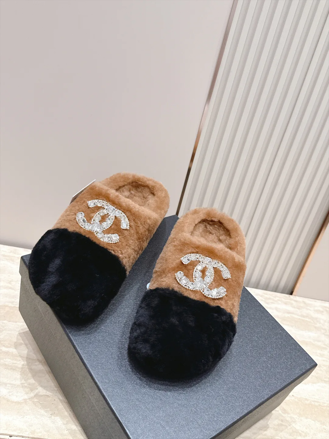 Тапочки Женские Chanel 18266277