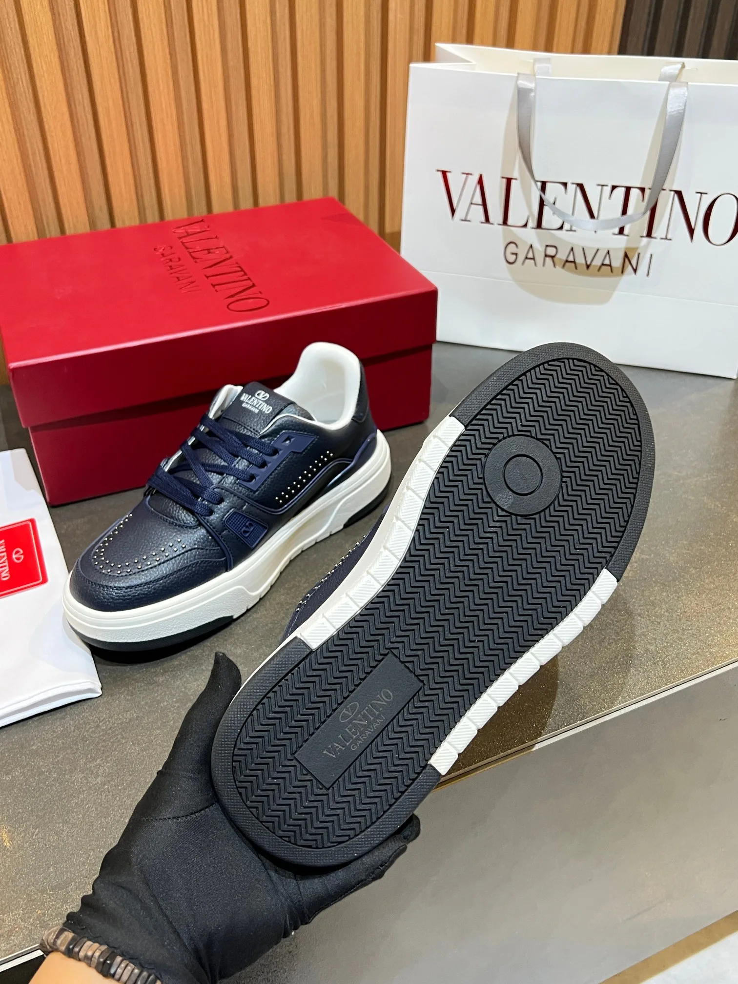 Кроссовки Женские Valentino 11575972