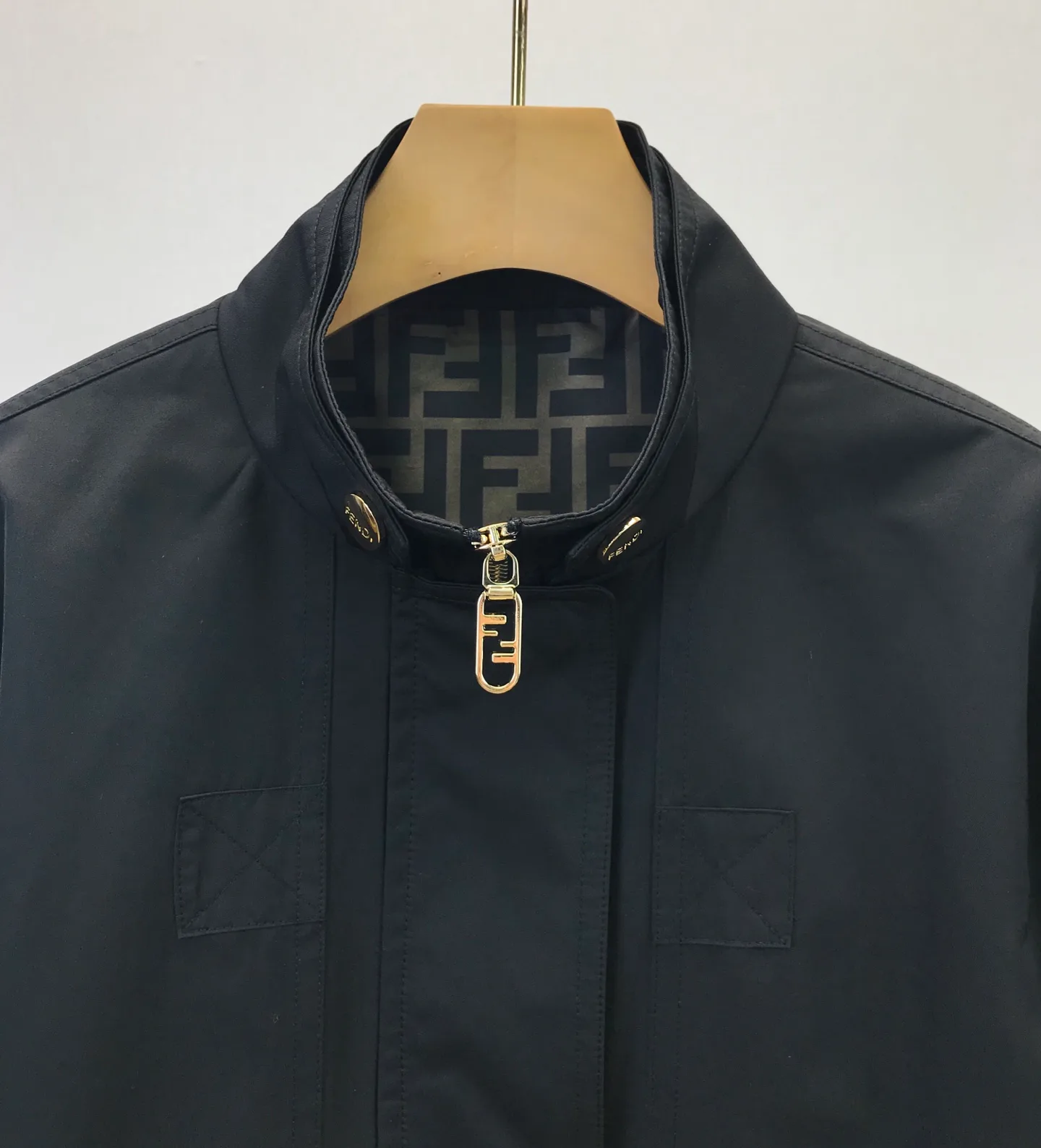 Куртки И Пуховики Женские Fendi 1513699