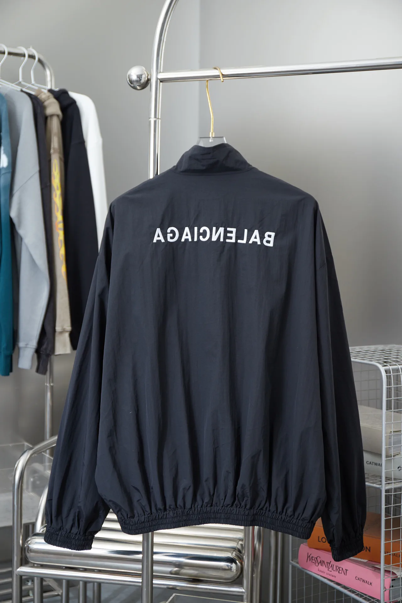 Куртки Женские Balenciaga Куртки Женские Balenciaga