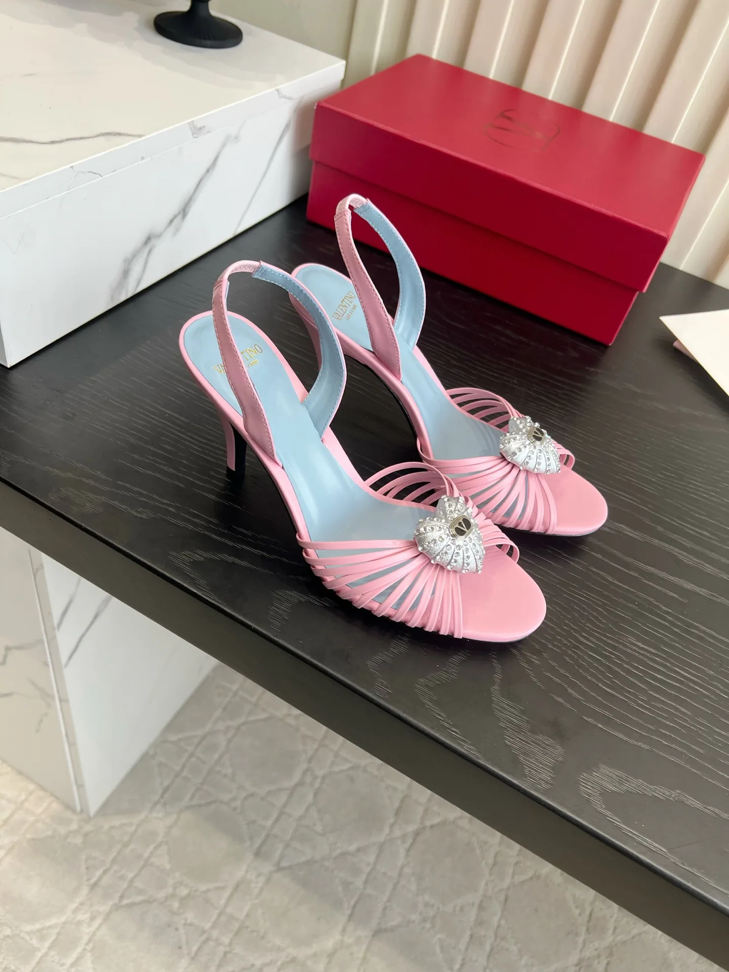 Босоножки Женские Valentino 18322864