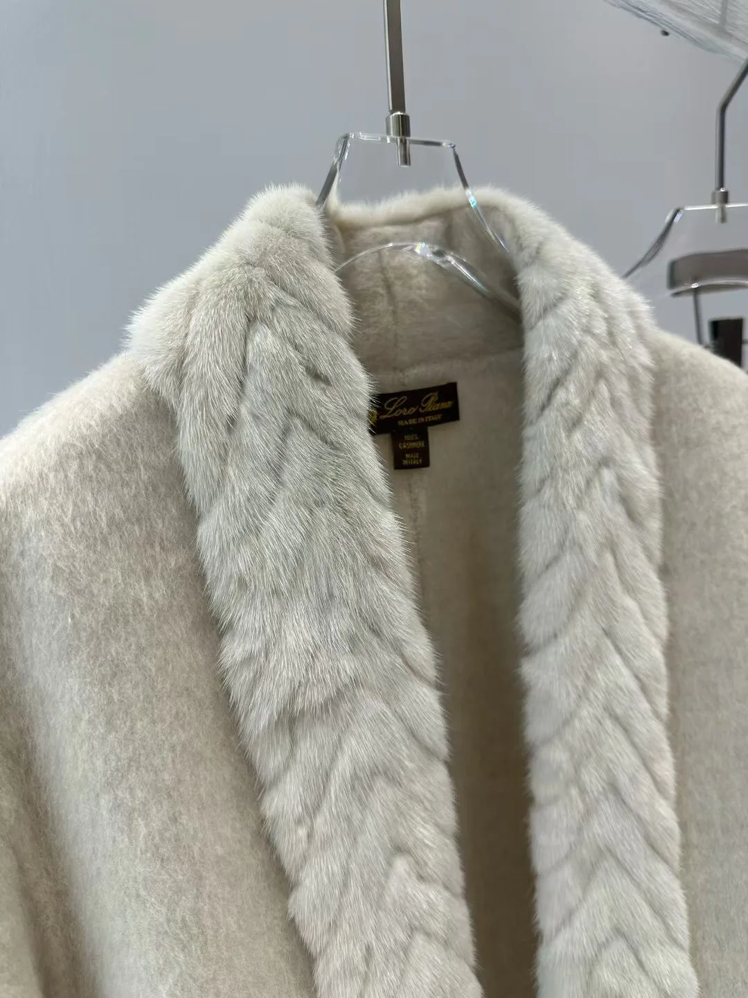 Пальто Женские Loro Piana 17933227