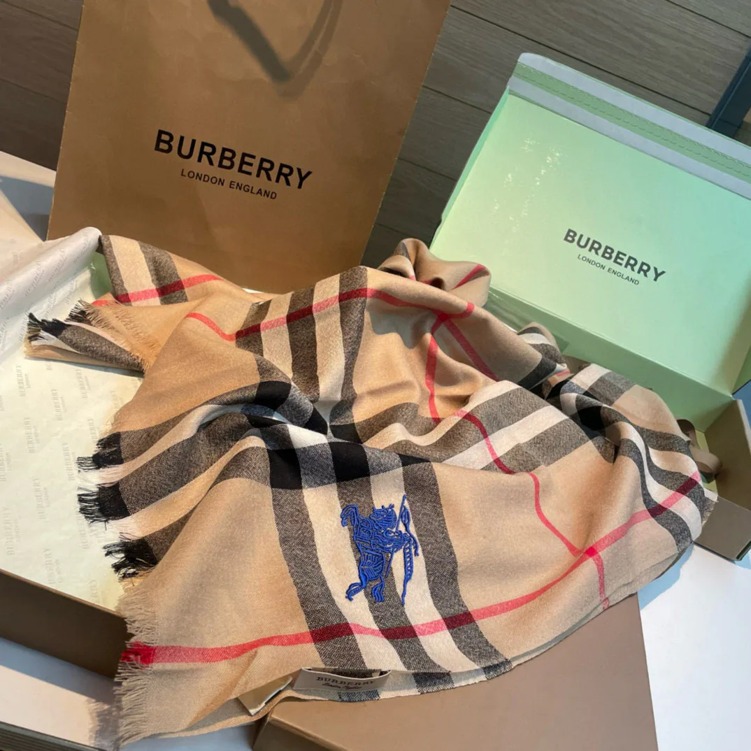 Шарфы Burberry 4470