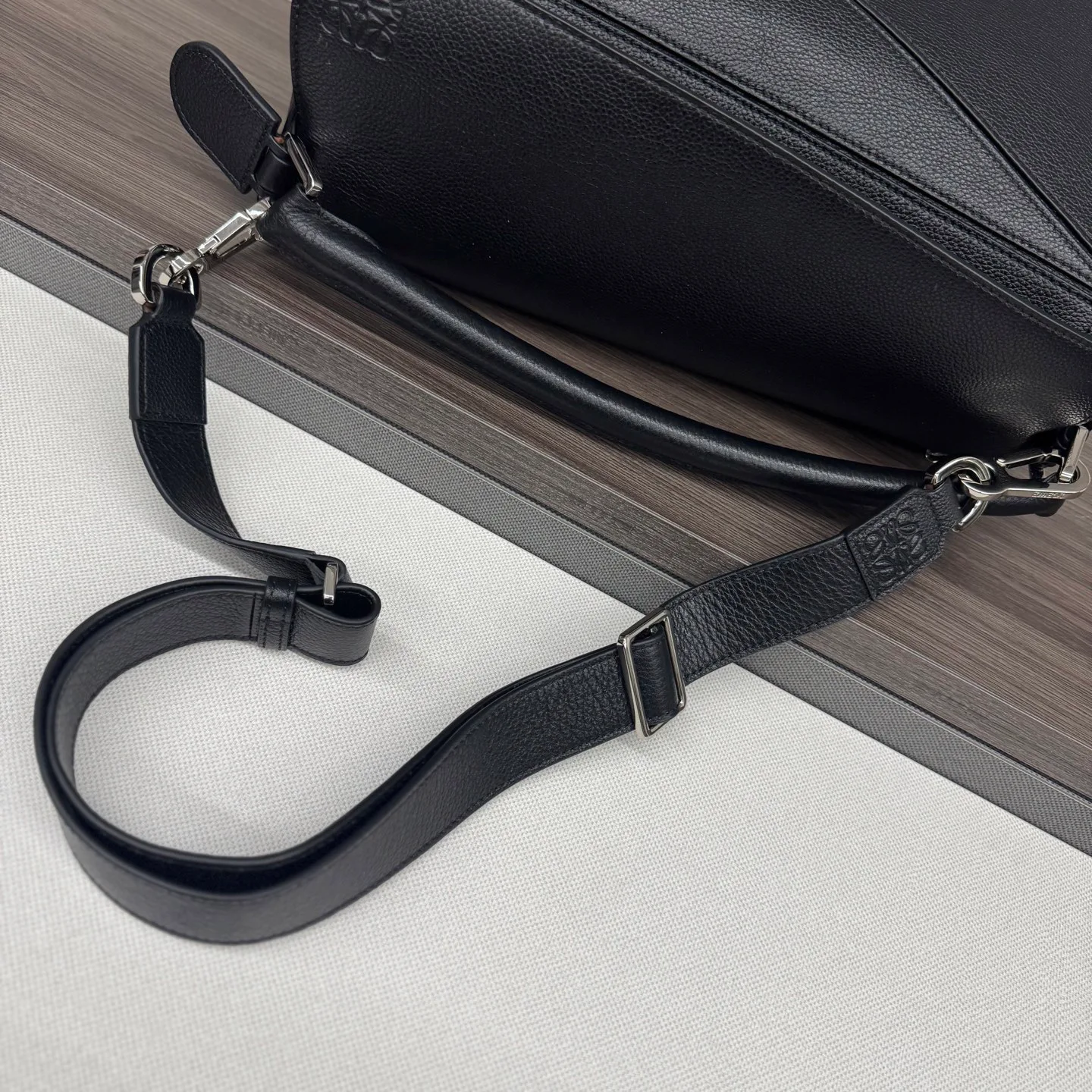 Классические Сумки Женские Loewe 18030336