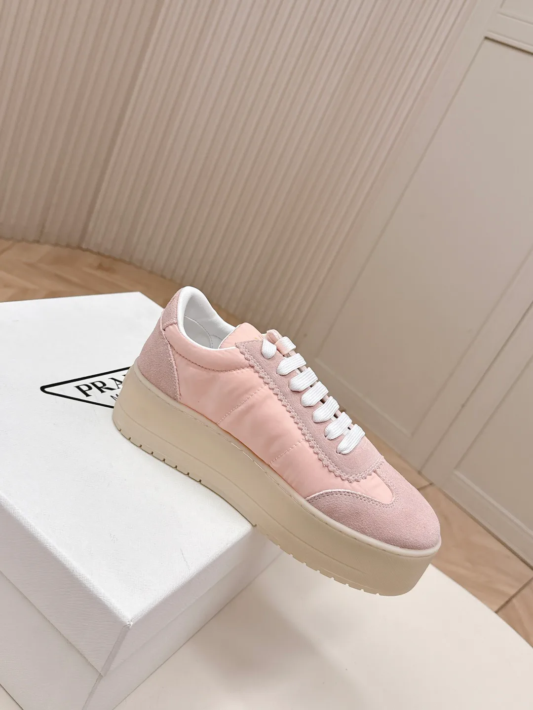 Кроссовки Женские Prada 11594935