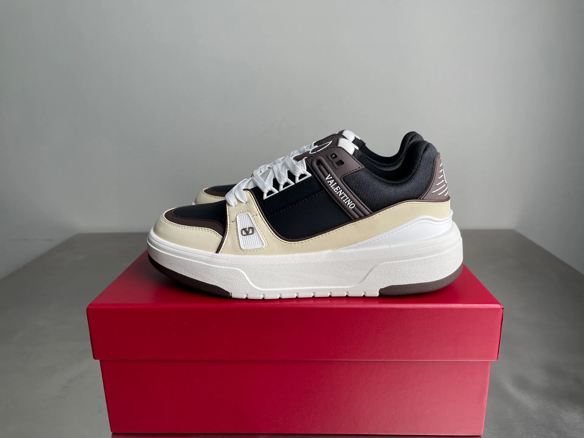 Кроссовки Женские Valentino 2733292
