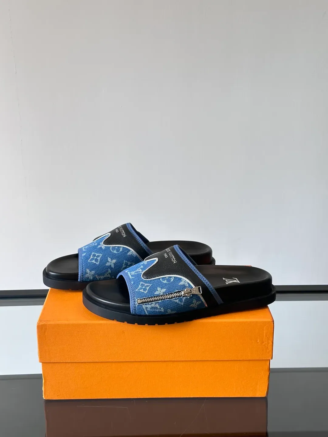 Шлепанцы Мужские Louis Vuitton 35340