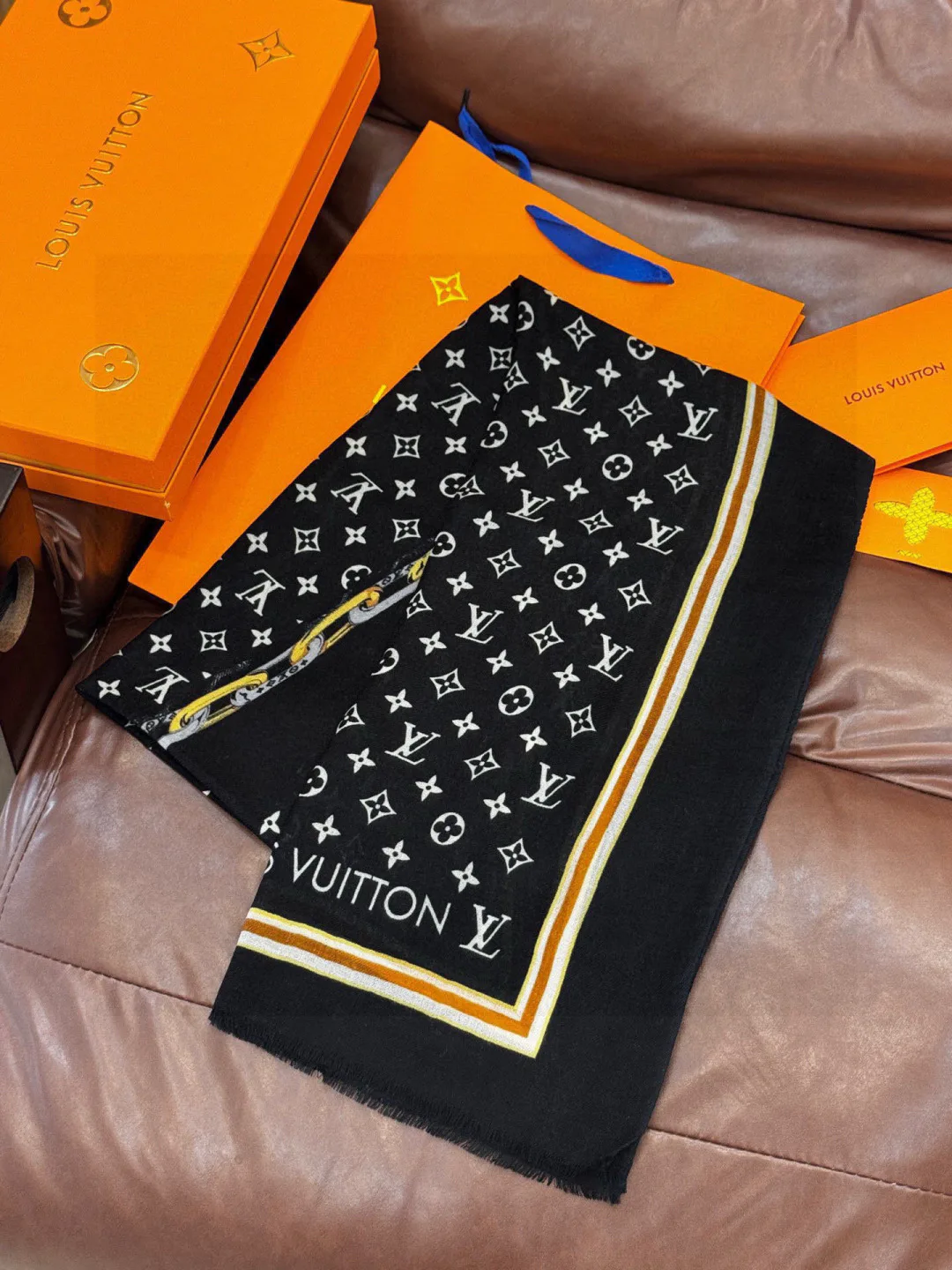 Шарфы Louis Vuitton 1036386