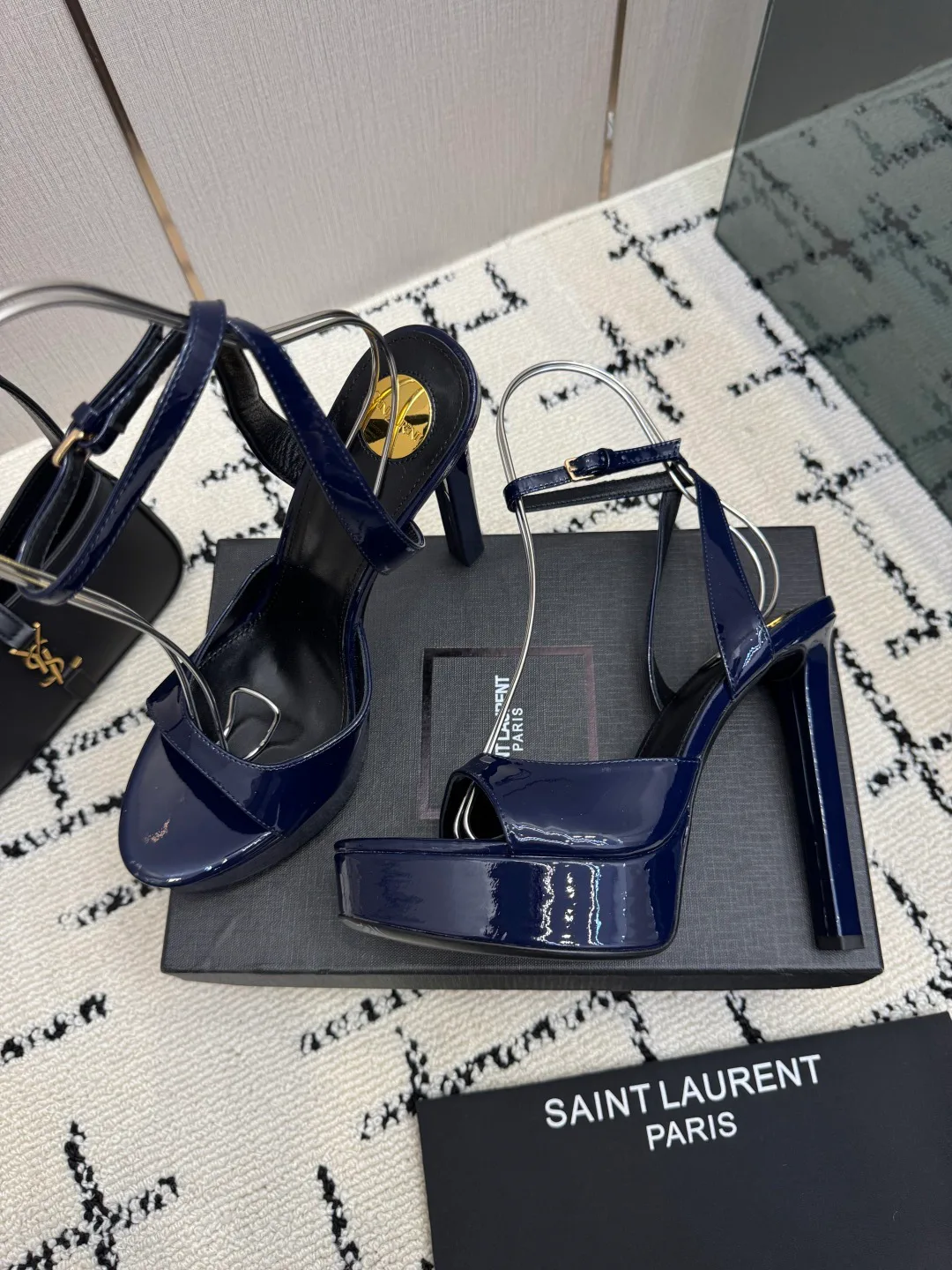 Босоножки Женские Saint Laurent 18049022