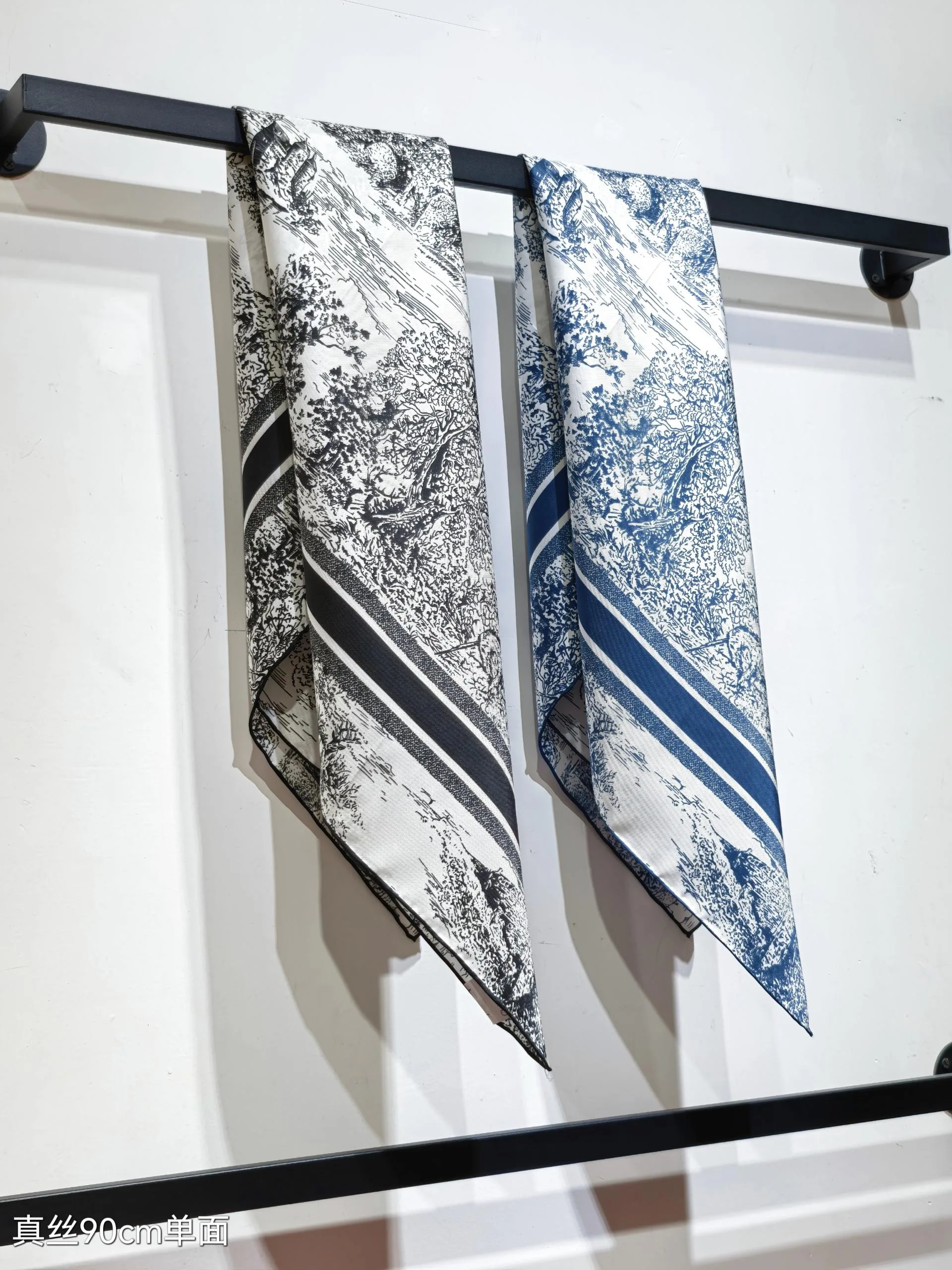 Шарфы Christian Dior 21990