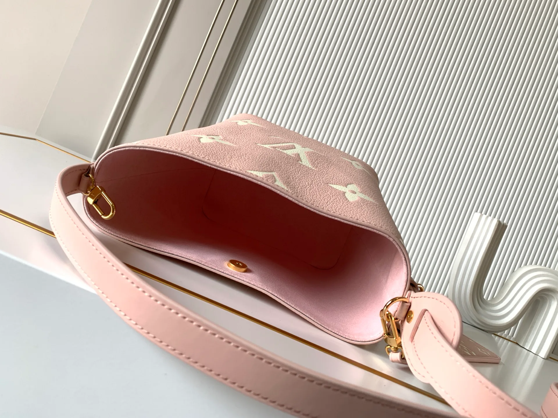 Классические Сумки Женские Louis Vuitton 3717895