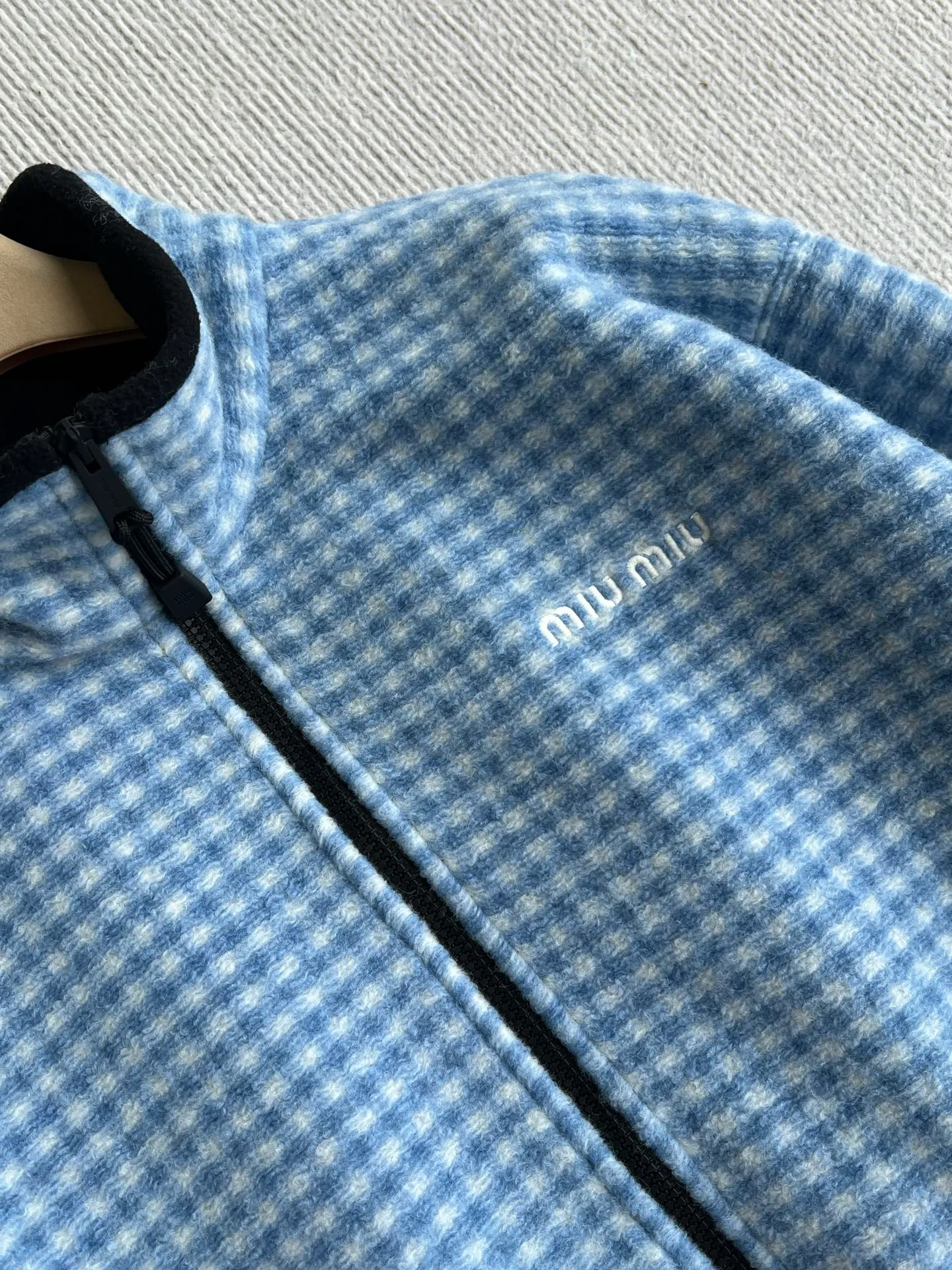 Куртки И Пуховики Женские Miu Miu 17902620