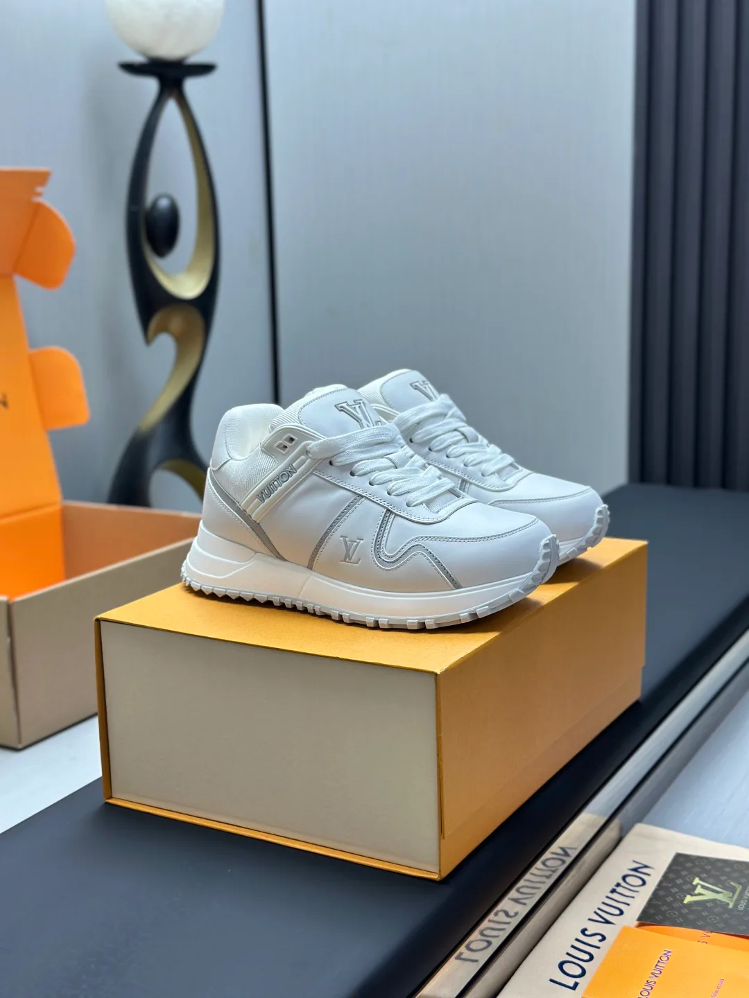 Кроссовки Женские Louis Vuitton 11073698