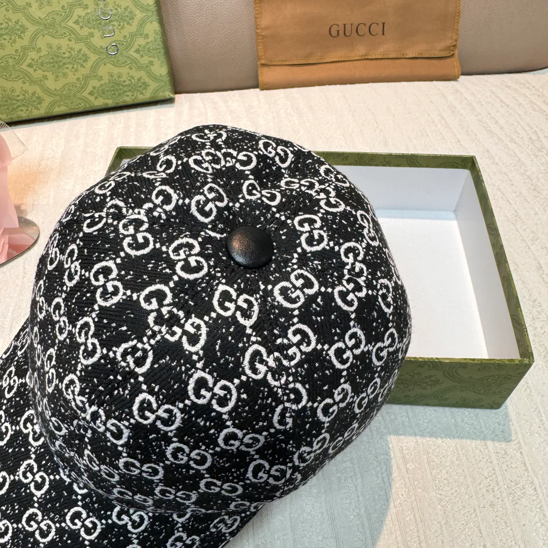 Головные Уборы Gucci 17604857