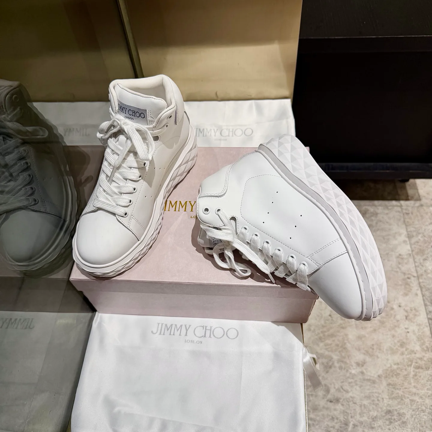 Кроссовки Женские Jimmy Choo 18104590