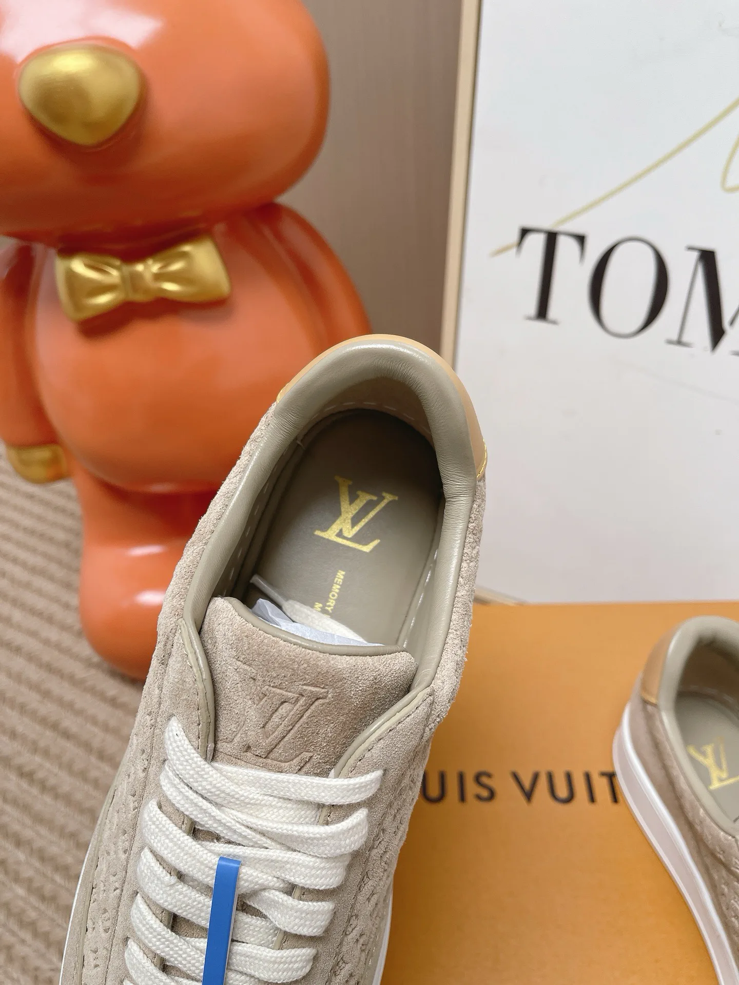 Кроссовки Женские Louis Vuitton 18810900