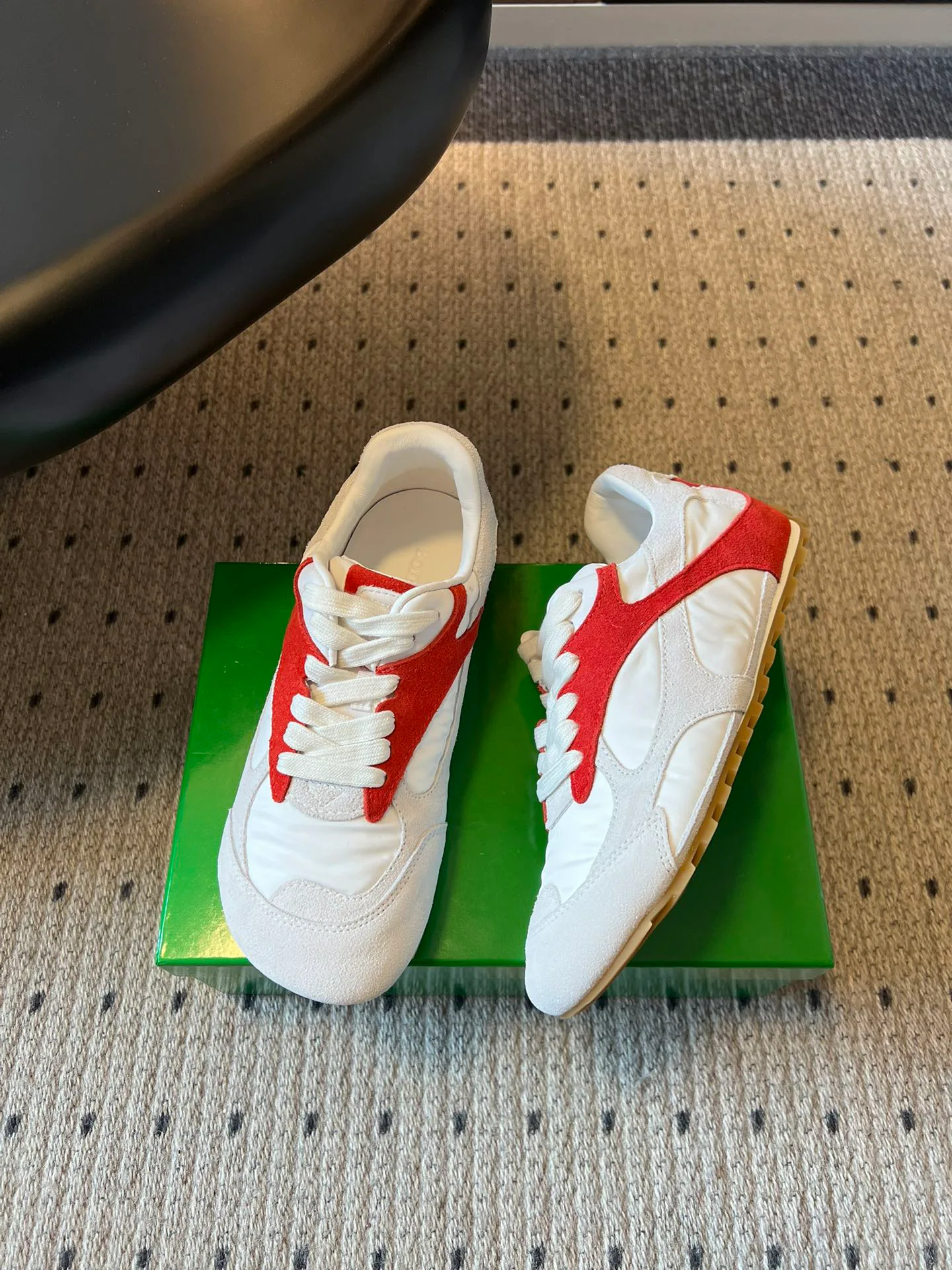 Кроссовки Женские Bottega Veneta 11677137