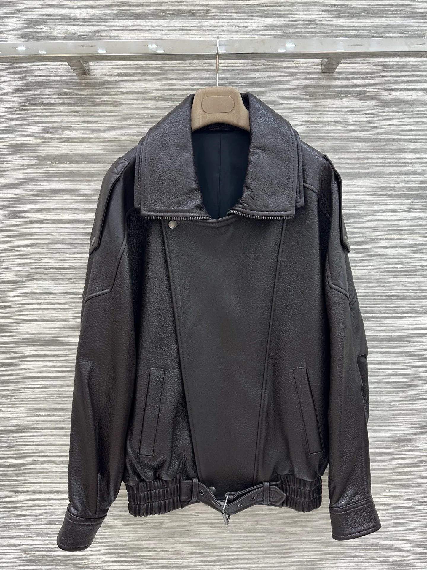 Кожаные Куртки И Дублёнки Женские Saint Laurent 19625472