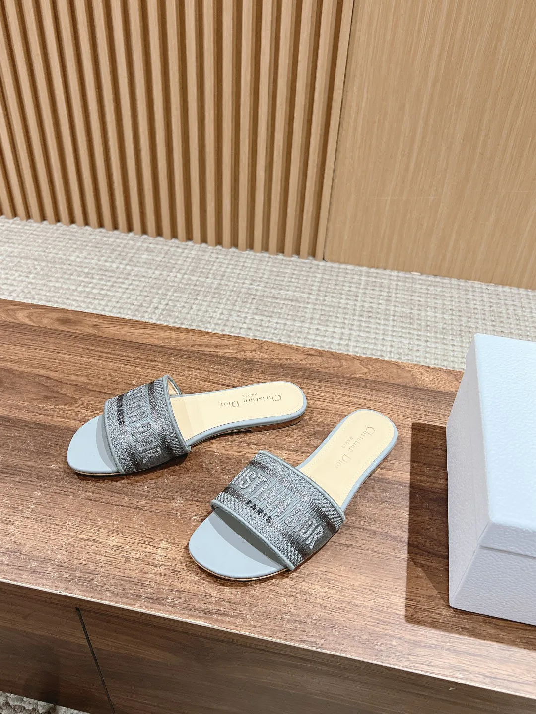 Шлепанцы Женские Christian Dior 11599908