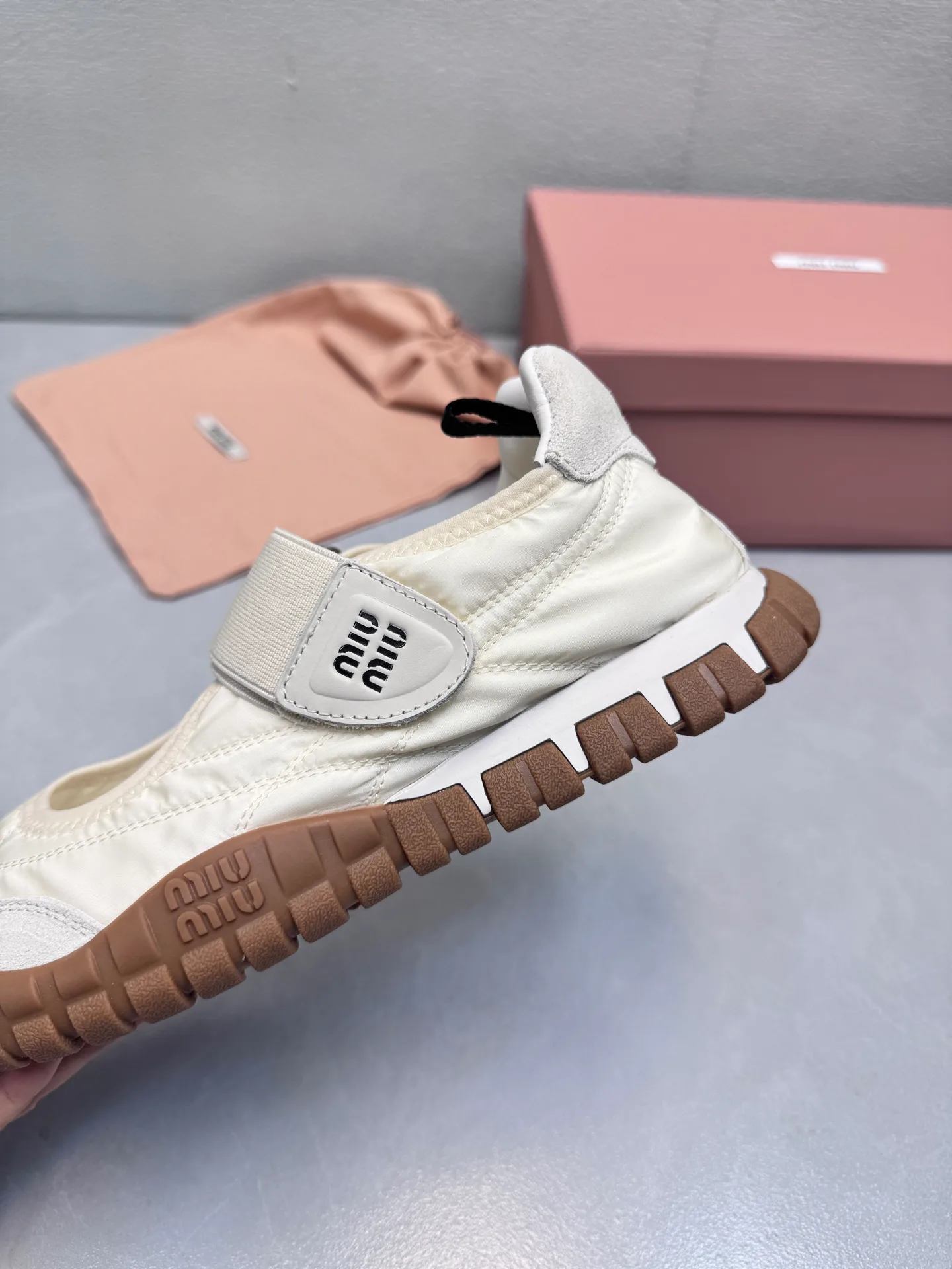 Кроссовки Женские Miu Miu 101573