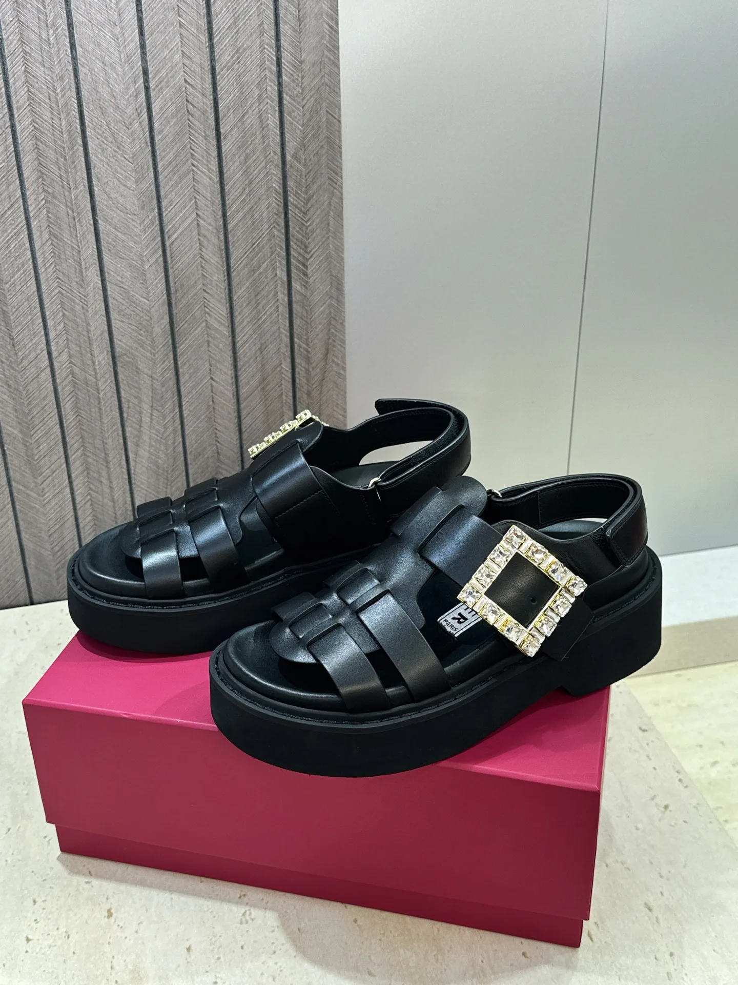 Босоножки Женские Roger Vivier 16910347
