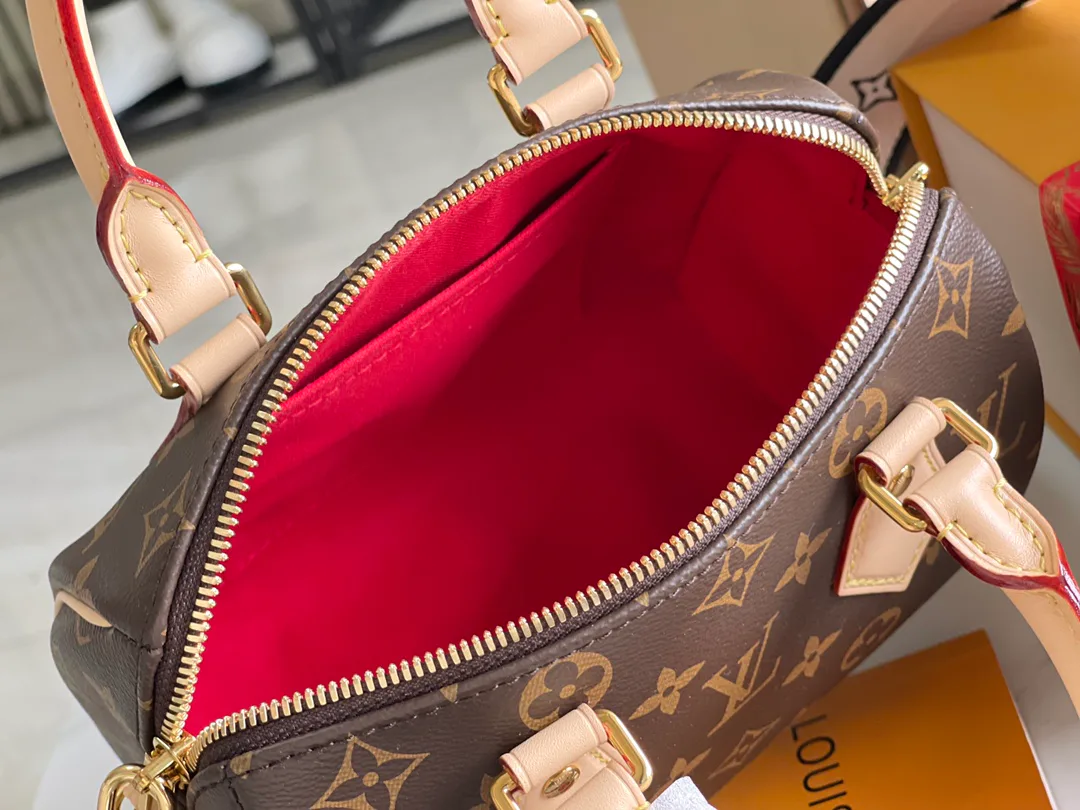 Сумки На Ремне Женские Louis Vuitton 30612