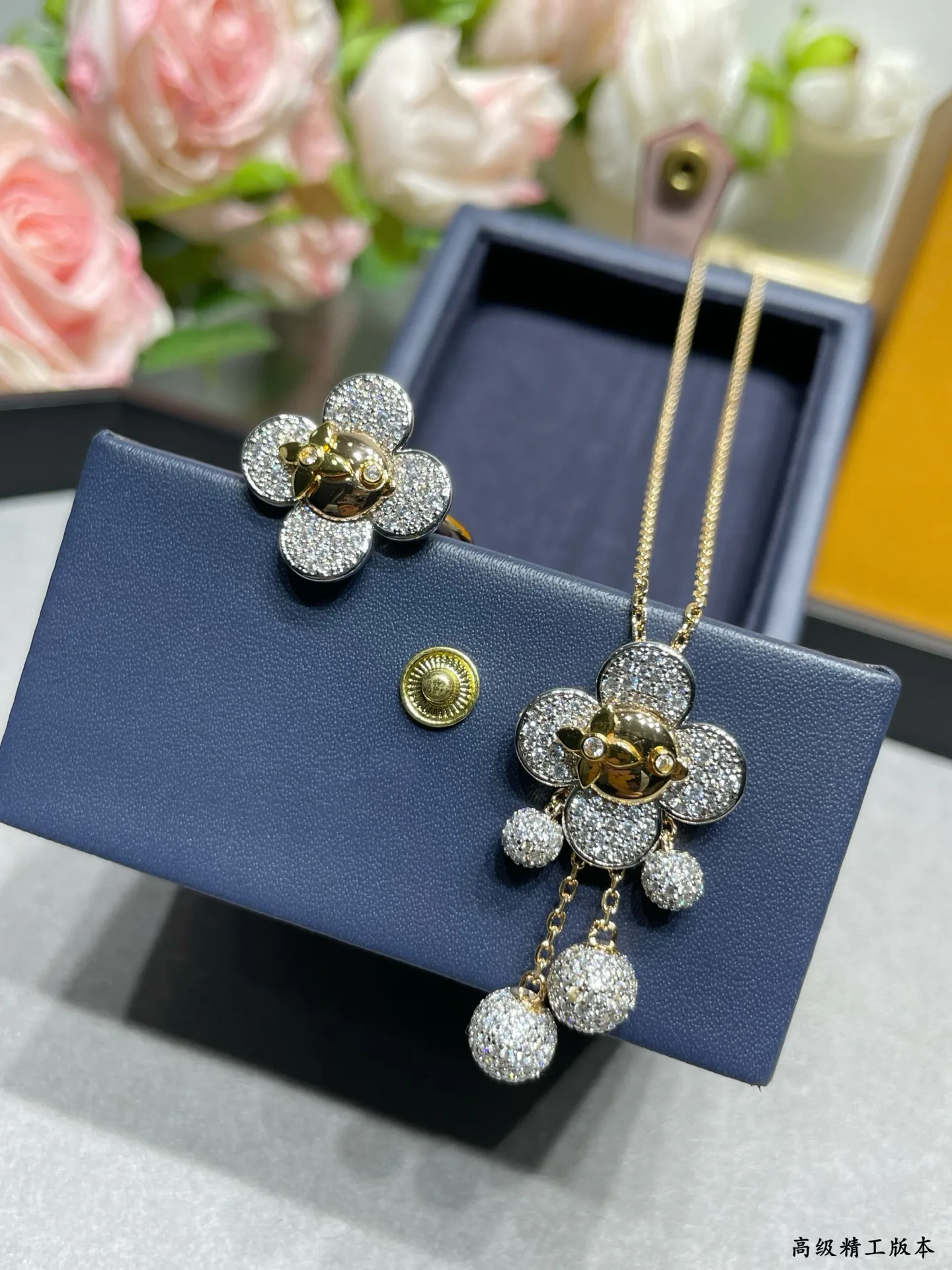 Бижутерия Louis Vuitton 18059143