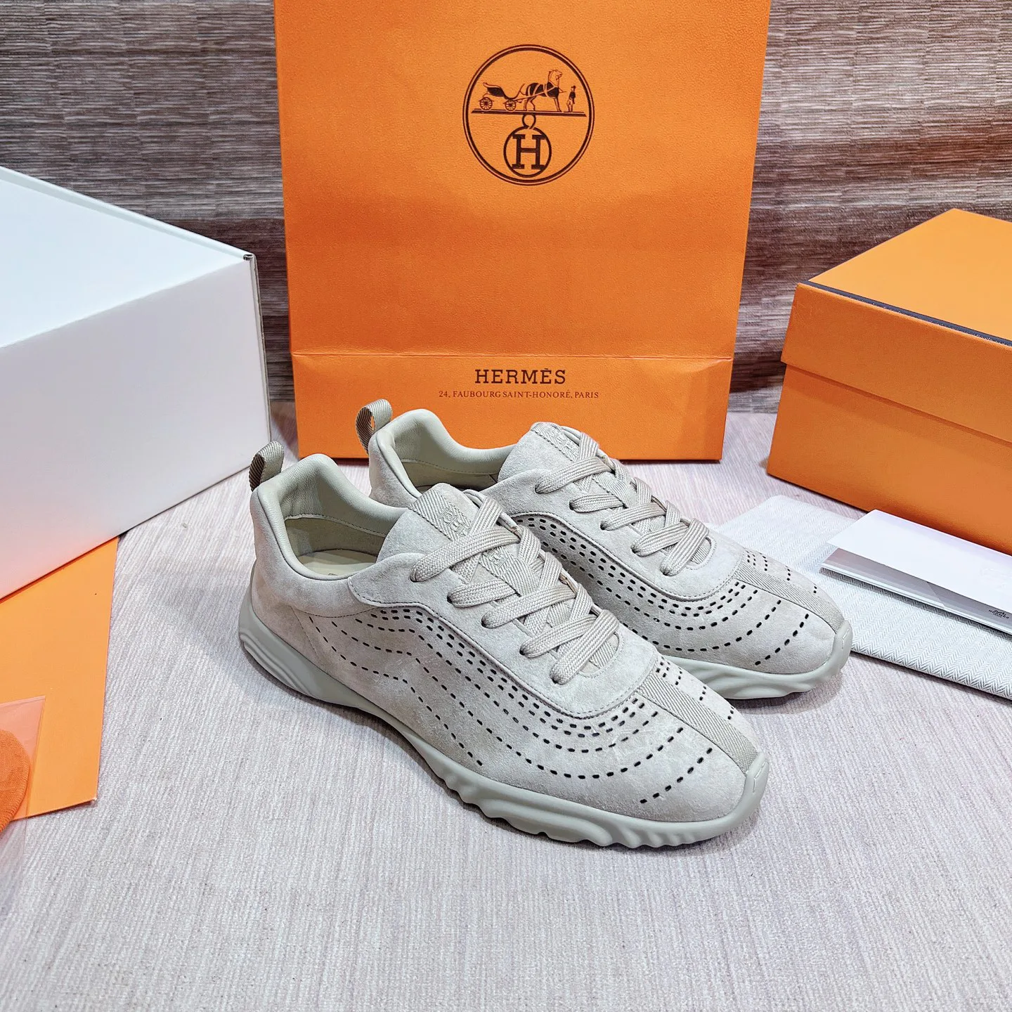Кроссовки Женские Hermes 17749561