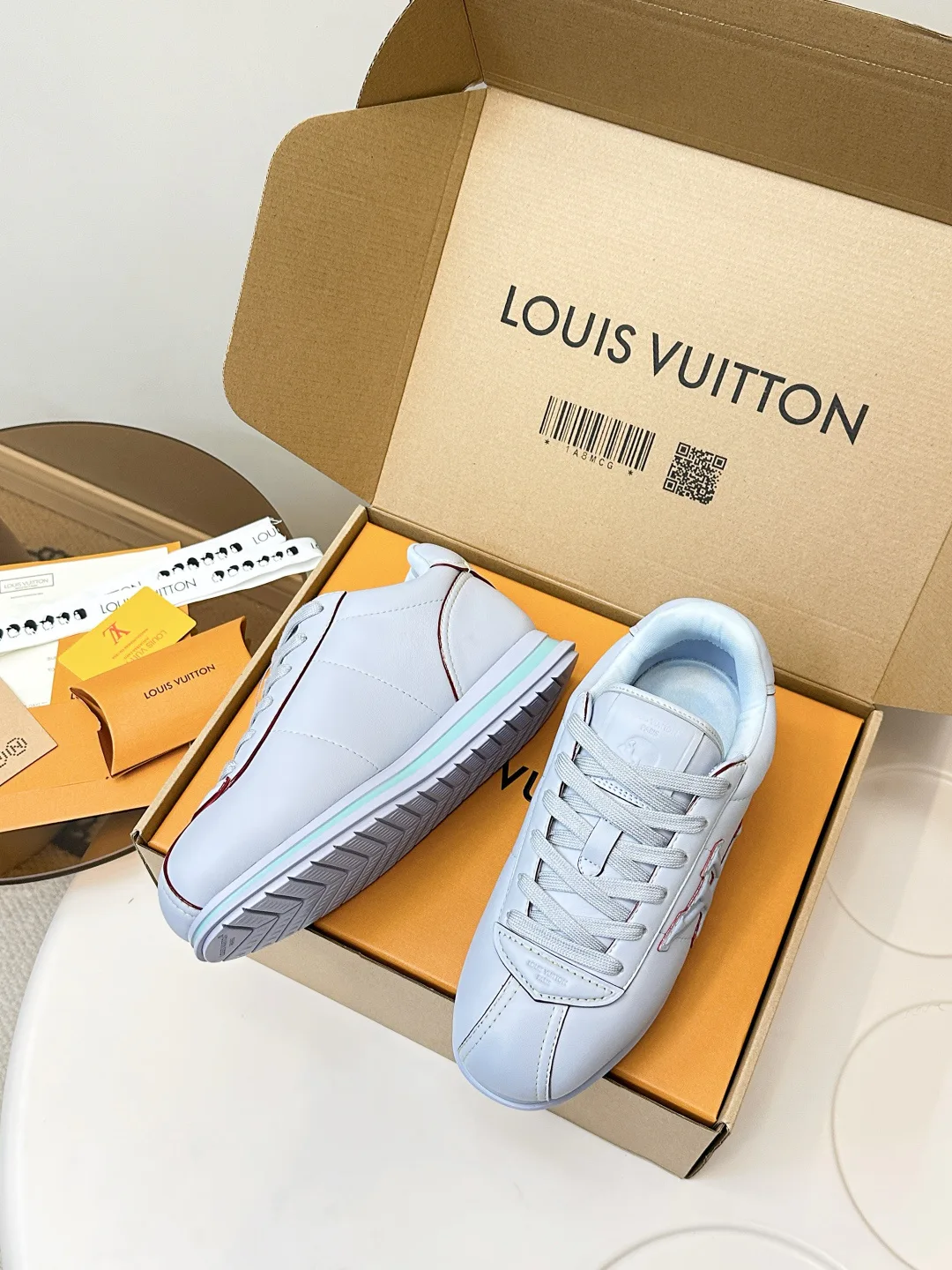 Кроссовки Женские Louis Vuitton 13561054
