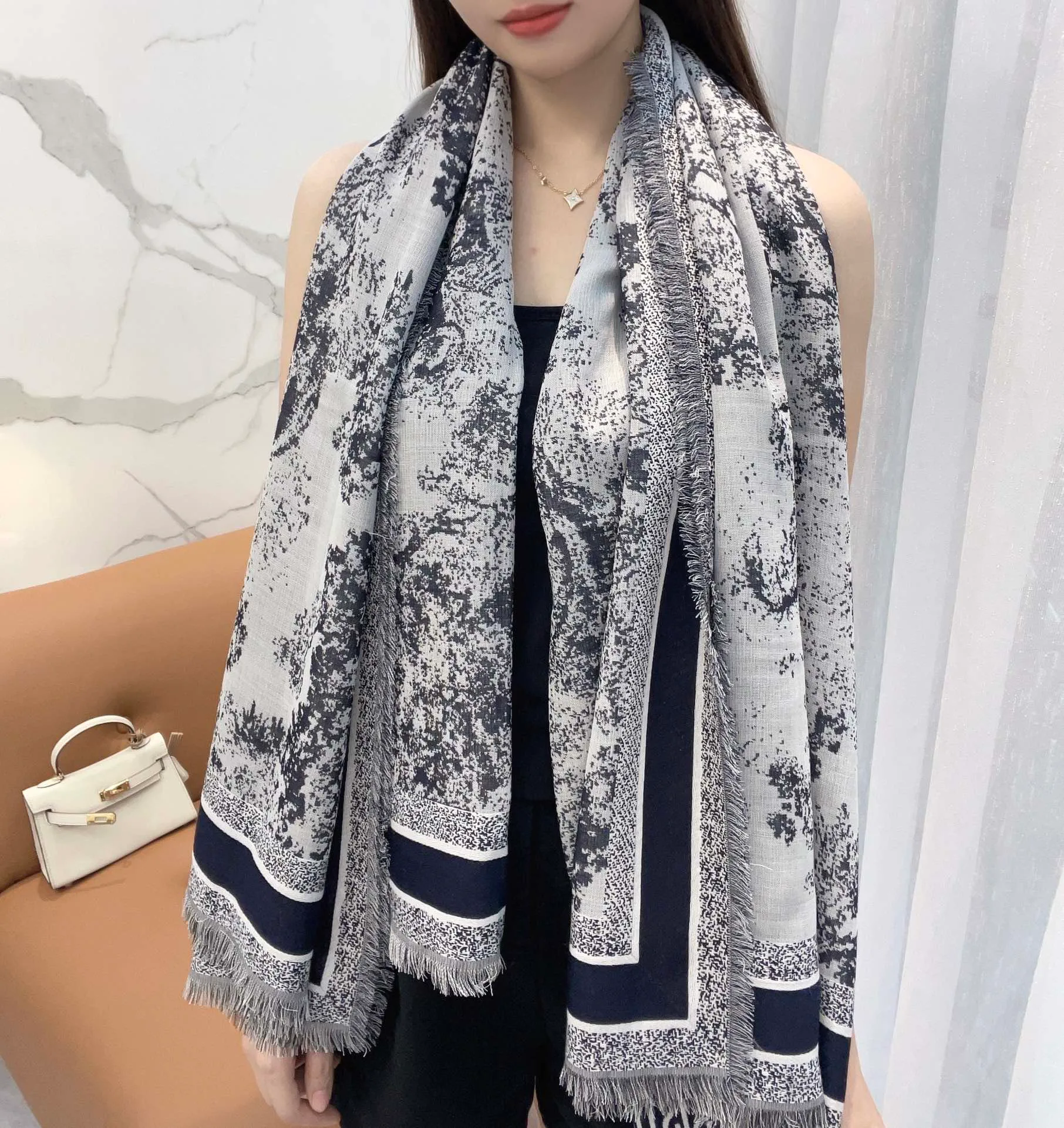 Шарфы Christian Dior 17874836