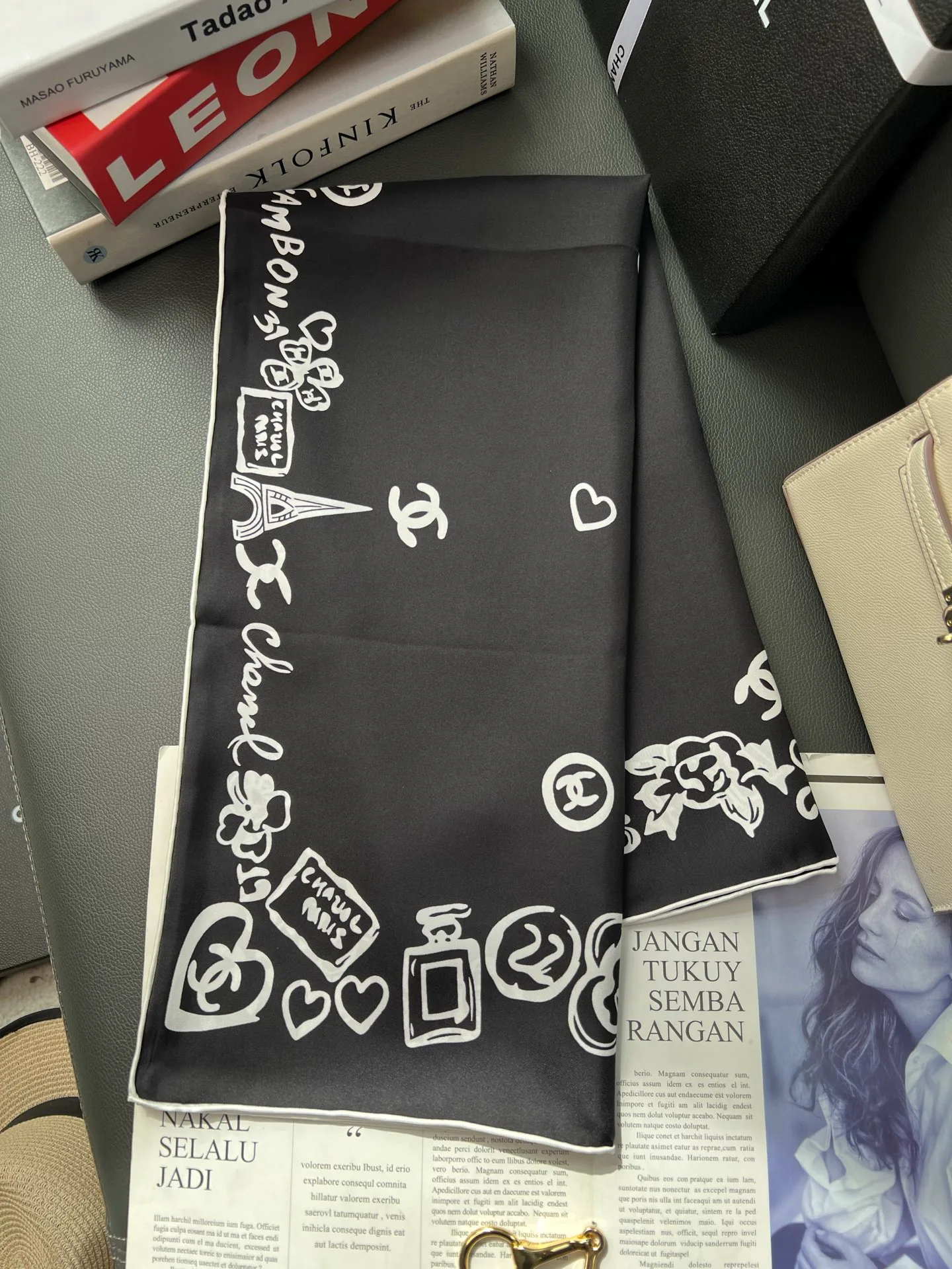 Платки Chanel 11527335