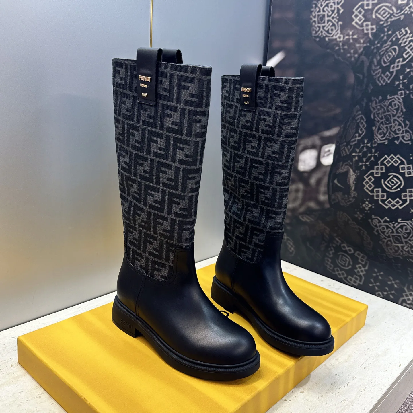 Сапоги Женские Fendi 19250143