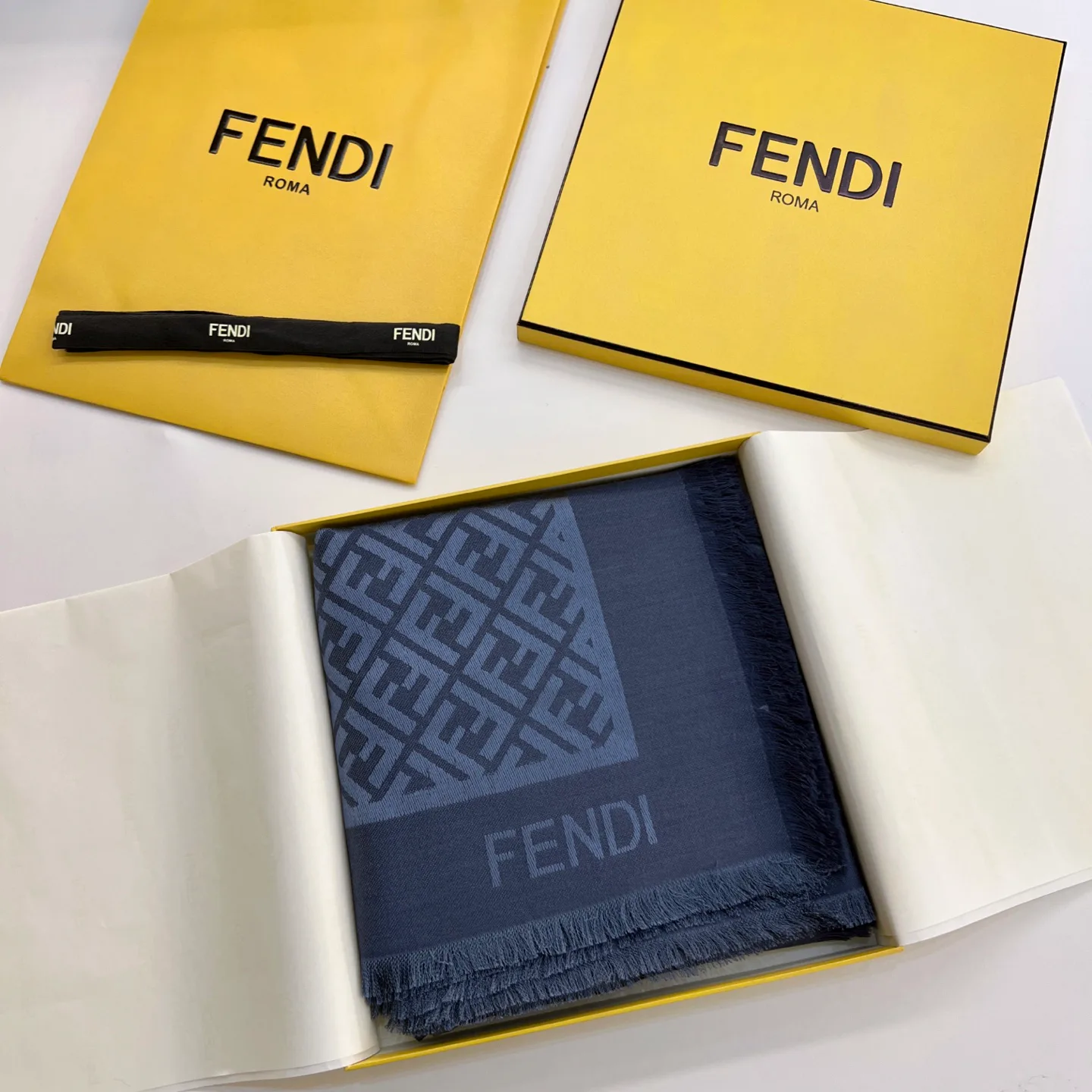 Шарфы Fendi 1880733