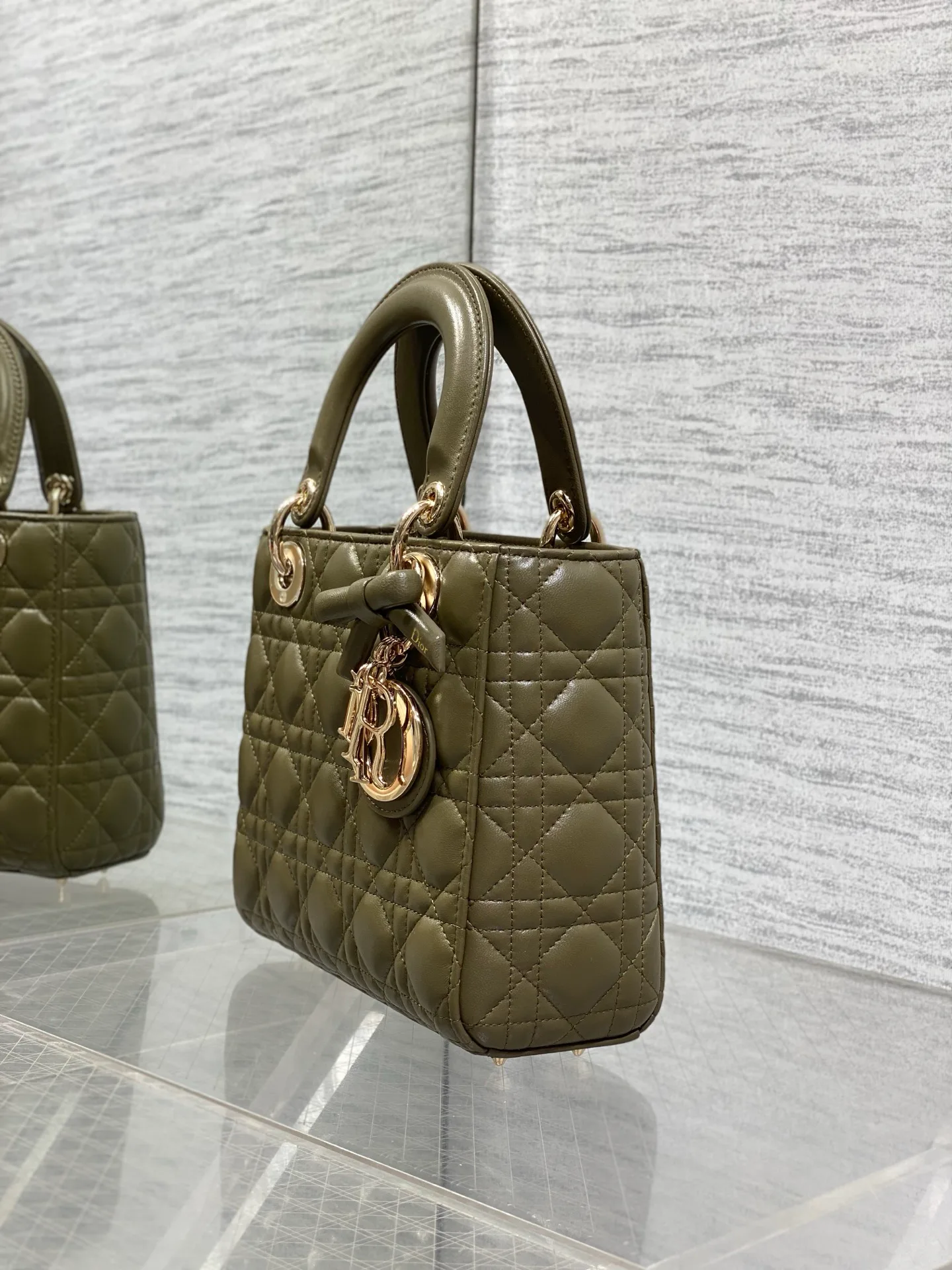 Классические Сумки Женские Christian Dior 17601507
